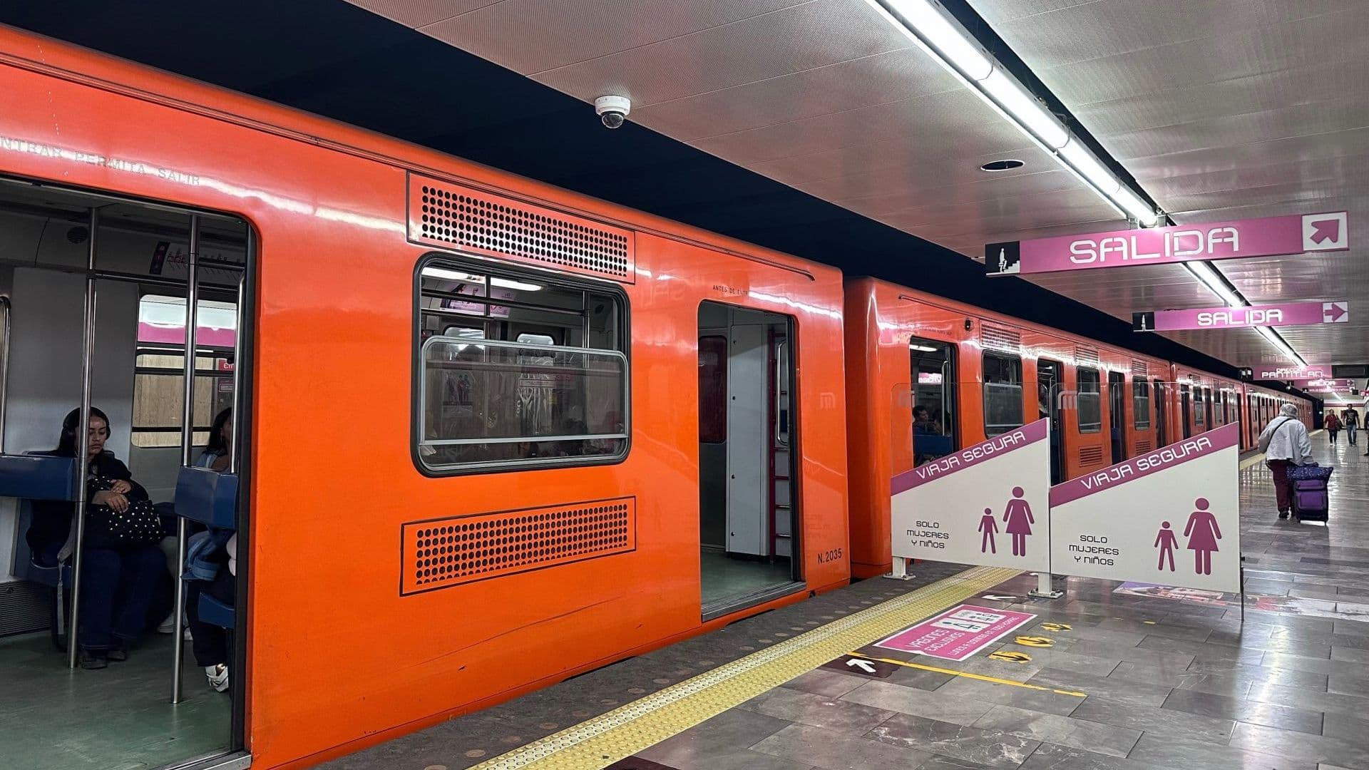 Vagón de la Línea 1 del Metro CDMX