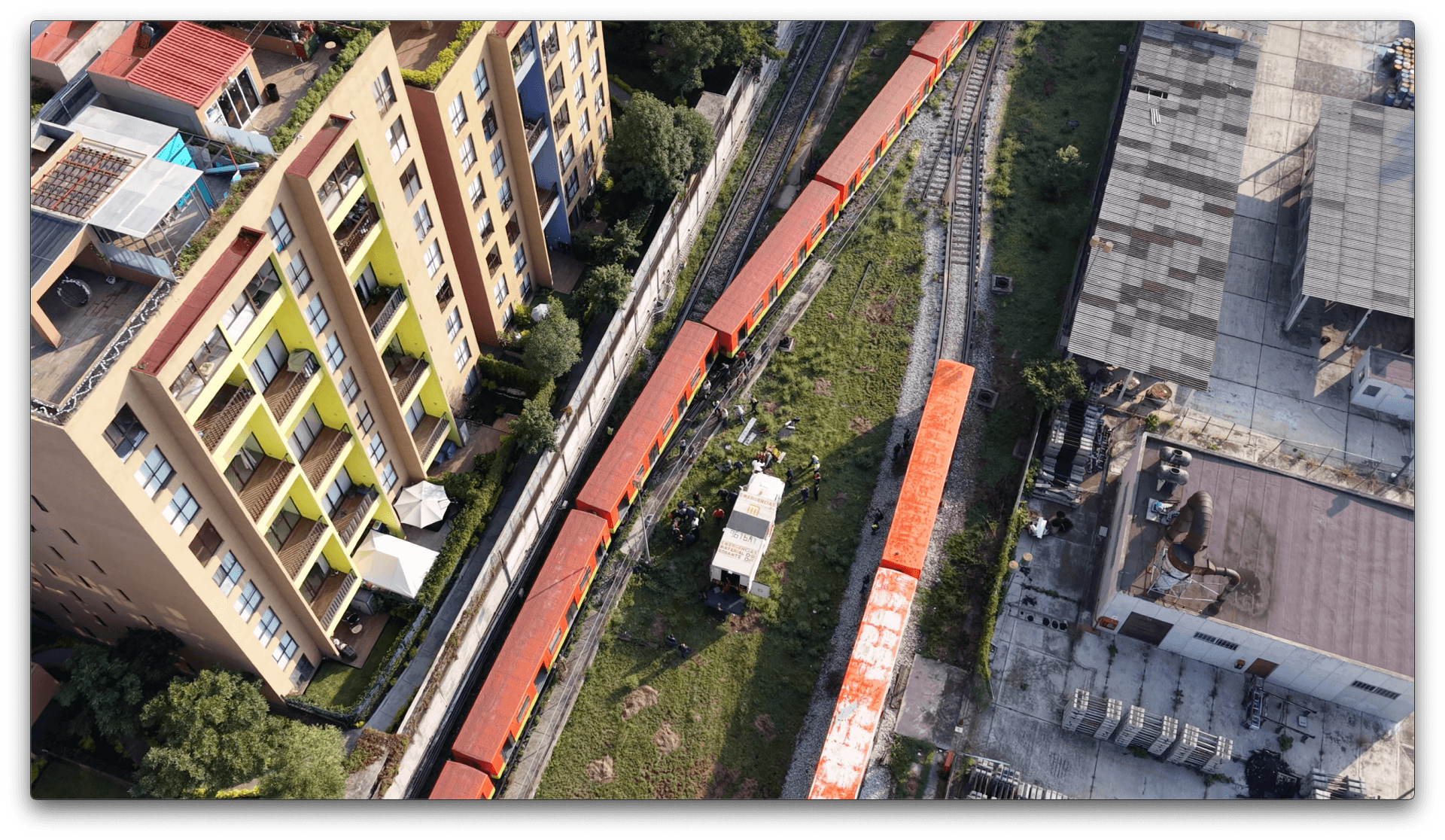 Vagón del tren del Metro CDMX sale de la vía en talleres de Ticomán, GAM. Foto: N+