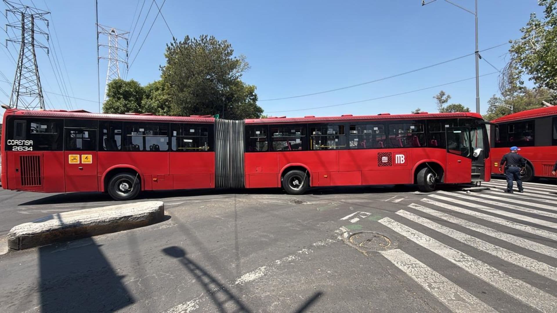 ¿Qué Pasó en Insurgentes Hoy? Caos por Unidad del Metrobús CDMX