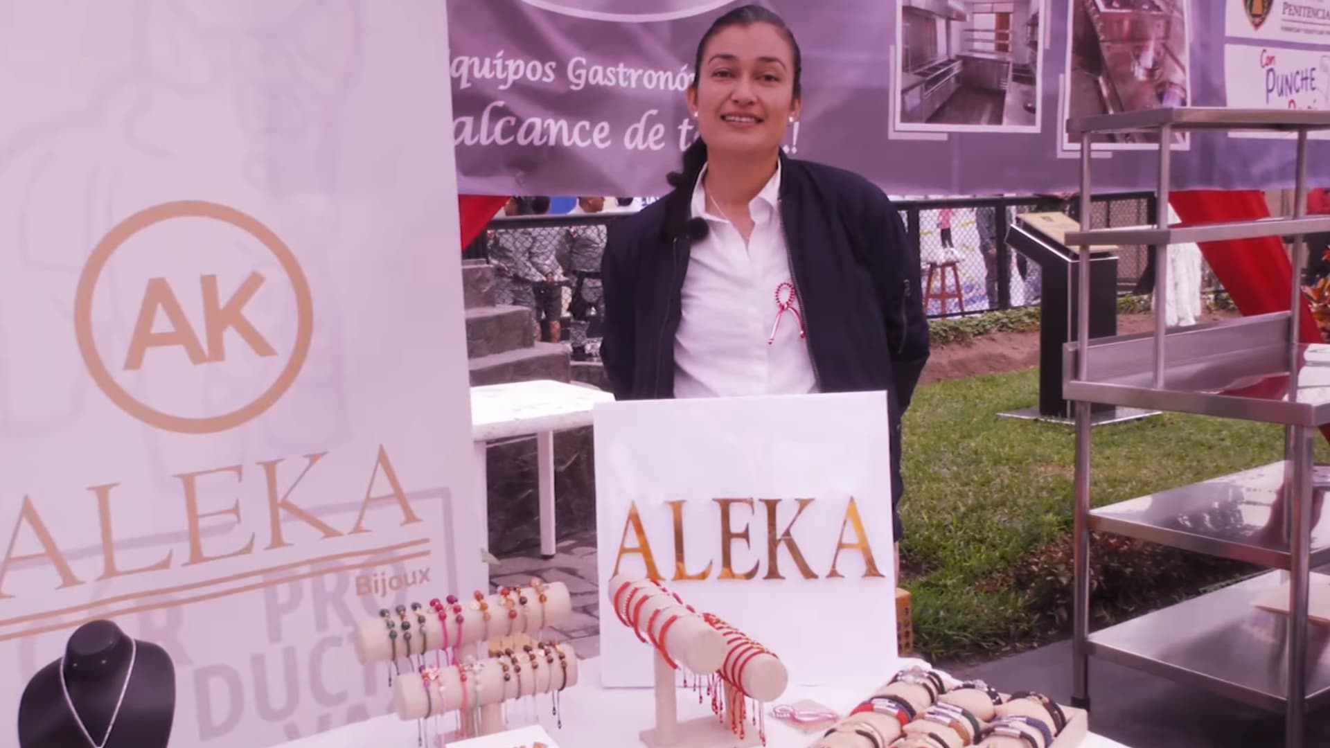 La mexicana Kitza Armenta ahora dirige un emprendimiento de joyería y bisutería