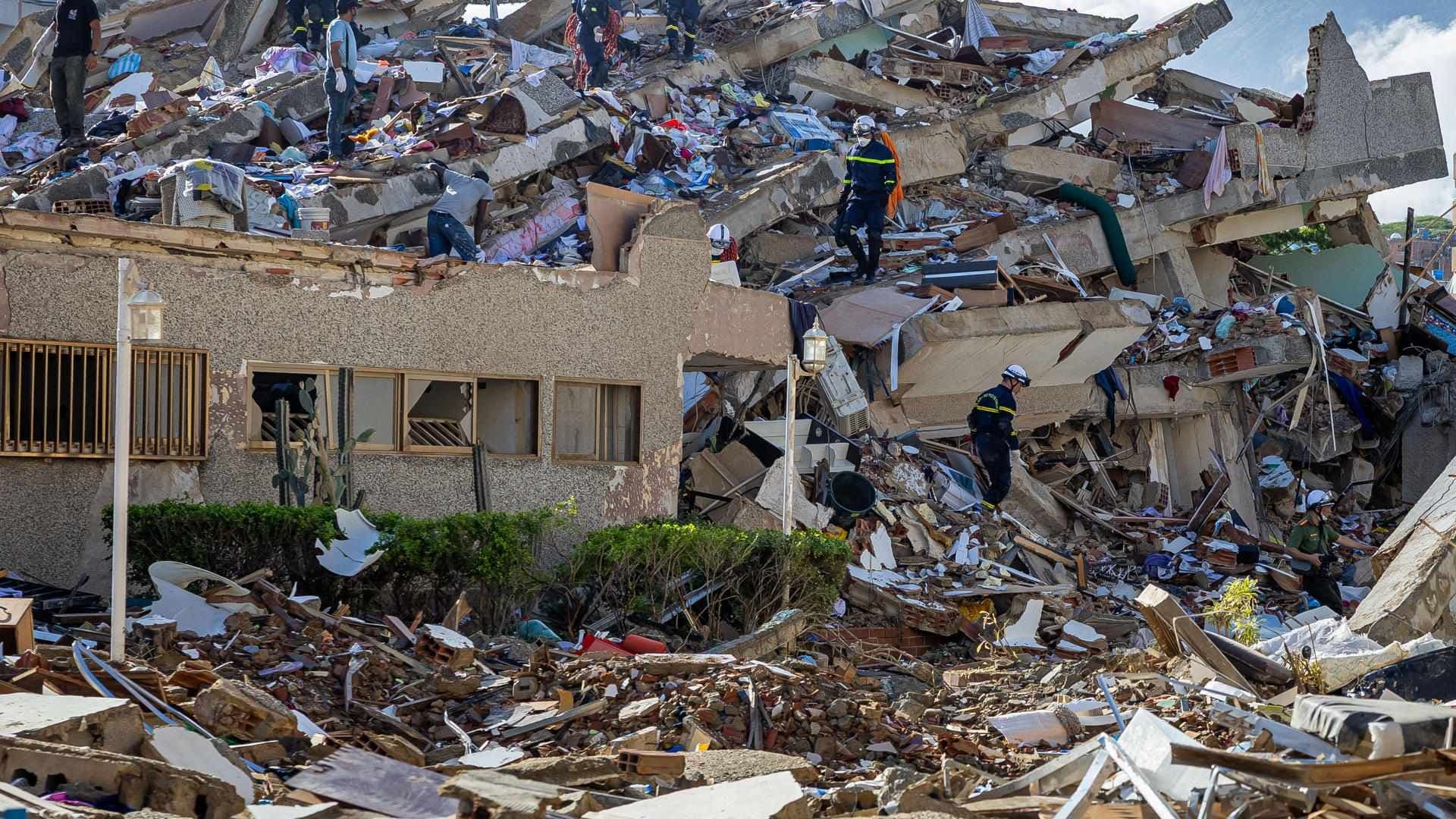 Busqueda de sobrevivientes por terremostos en Venezuela
