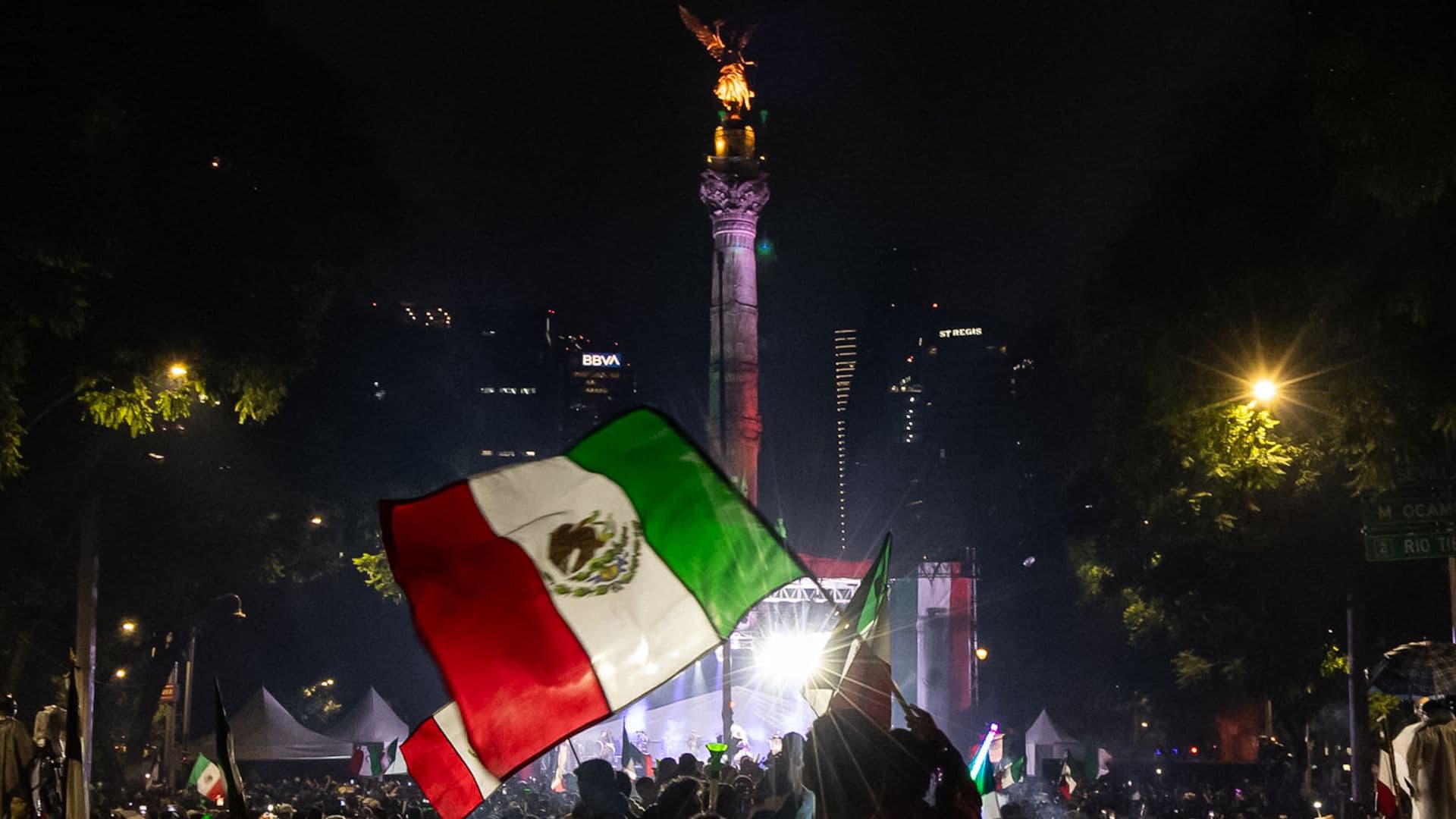 Más de 400 mil personas celebraron en el Ángel de la Independencia la victoria de México