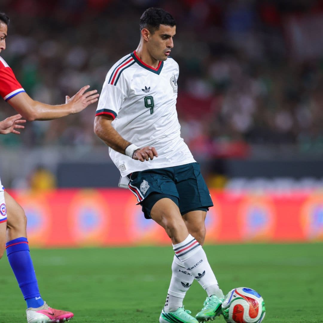 Germán Berterame durante un partido con la selección mexicana