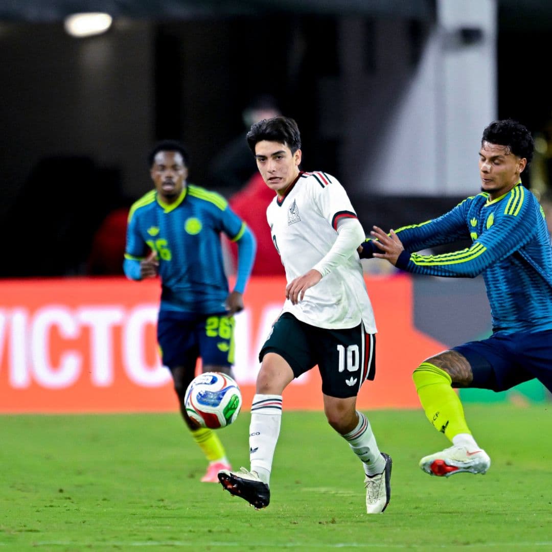 Gilberto Mora durante un partido con la Selección Mexicana