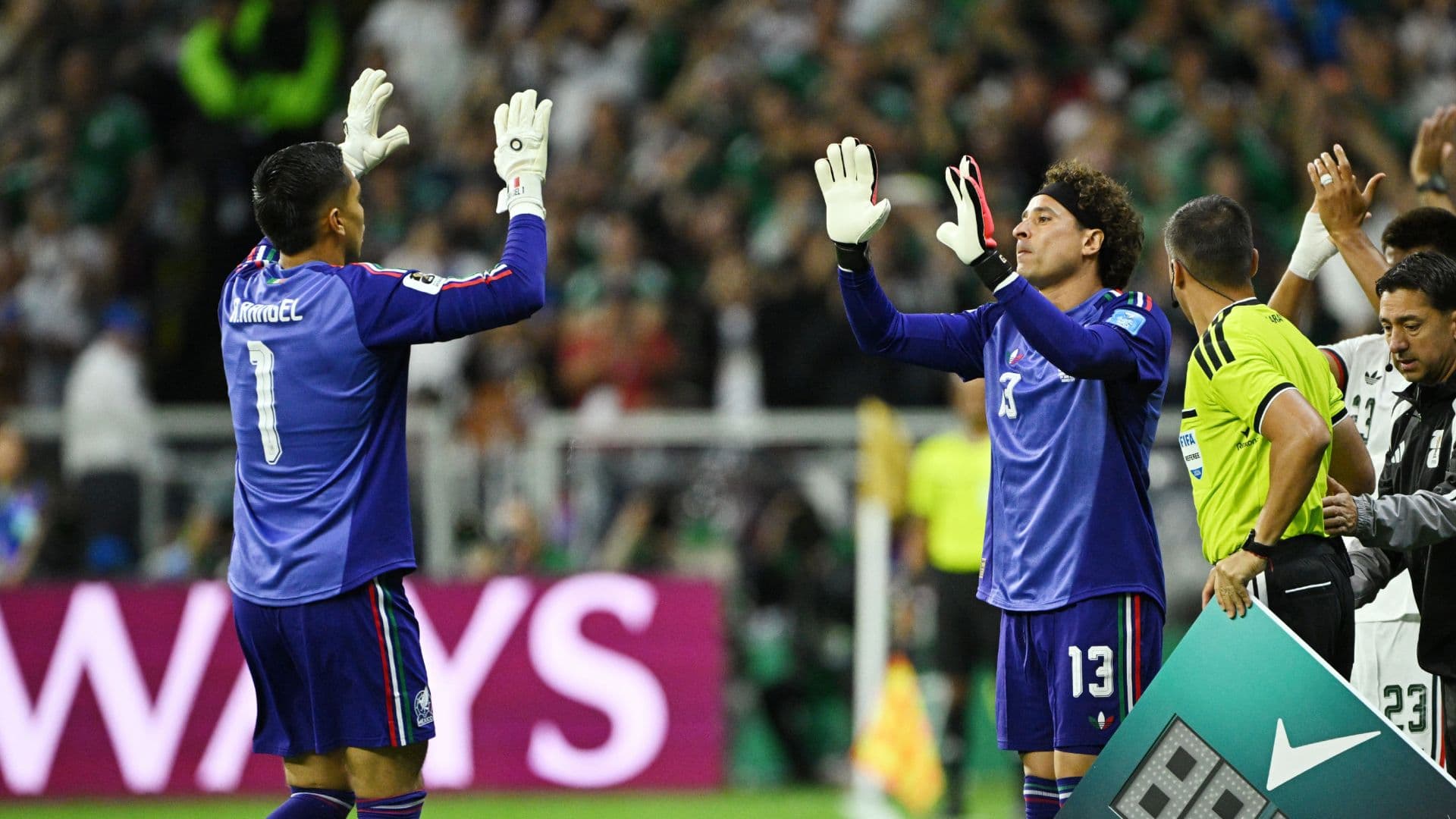 Raúl Rangel cede la portería a Guillermo Ochoa