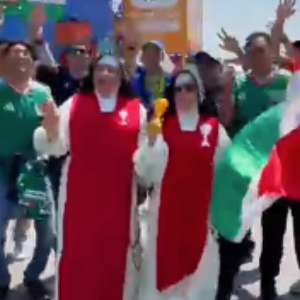 Las monjas acudieron al Fan Fest en el Zócalo de CDMX por el Mundial 2026