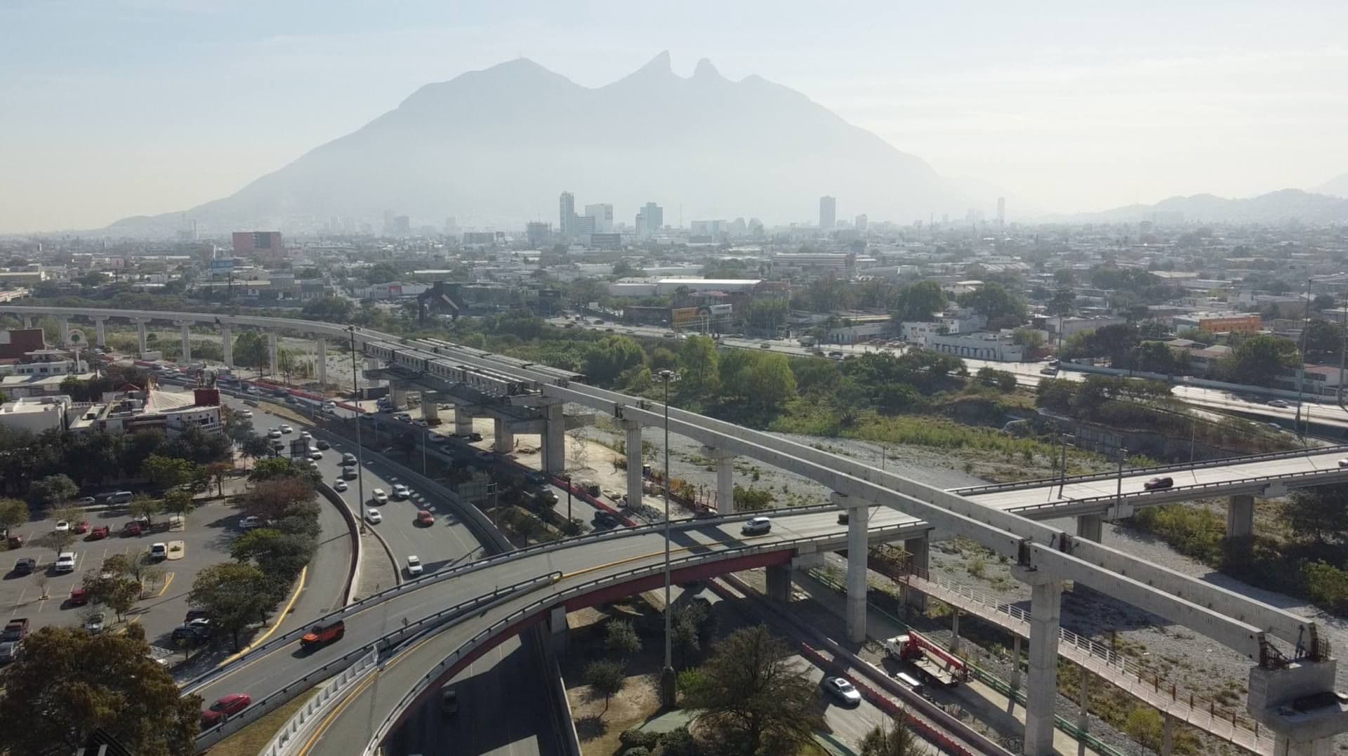 Cerro de la Silla y Área Metropolitana de Monterrey