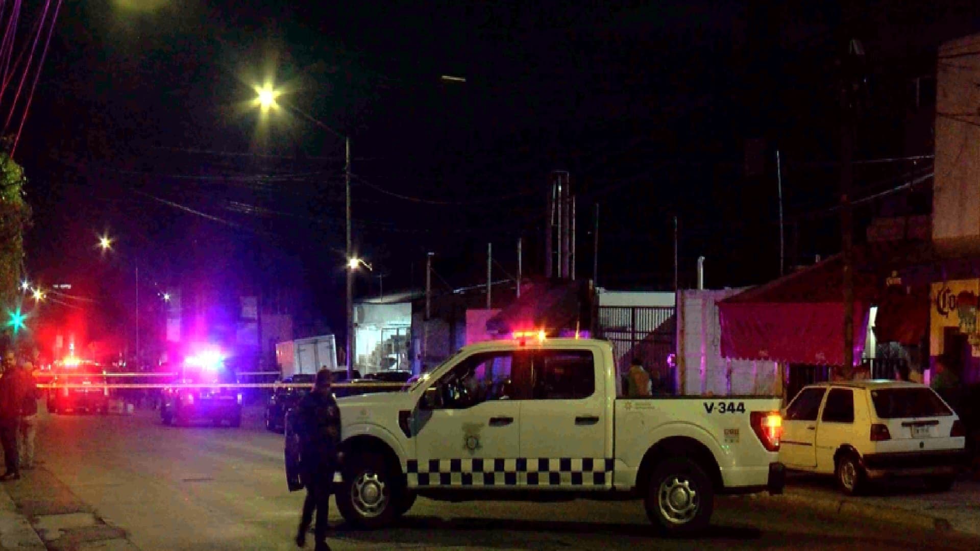 Hombre Muere Atropellado por Motociclista en Guadalajara; Conductor También Fallece