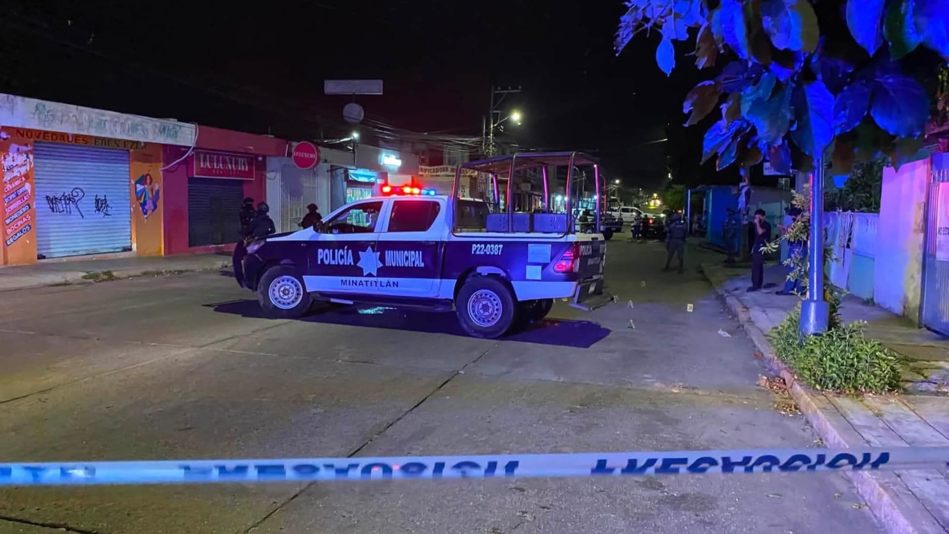 Movilización y acordonamiento policiaco por ataque armado a motocicleta en Minatitlán, Veracruz