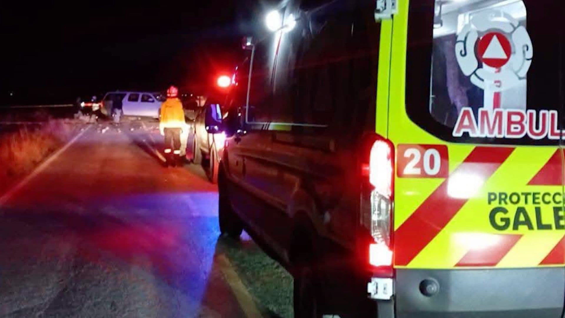 Paramédicos en accidente de moto en Galeana