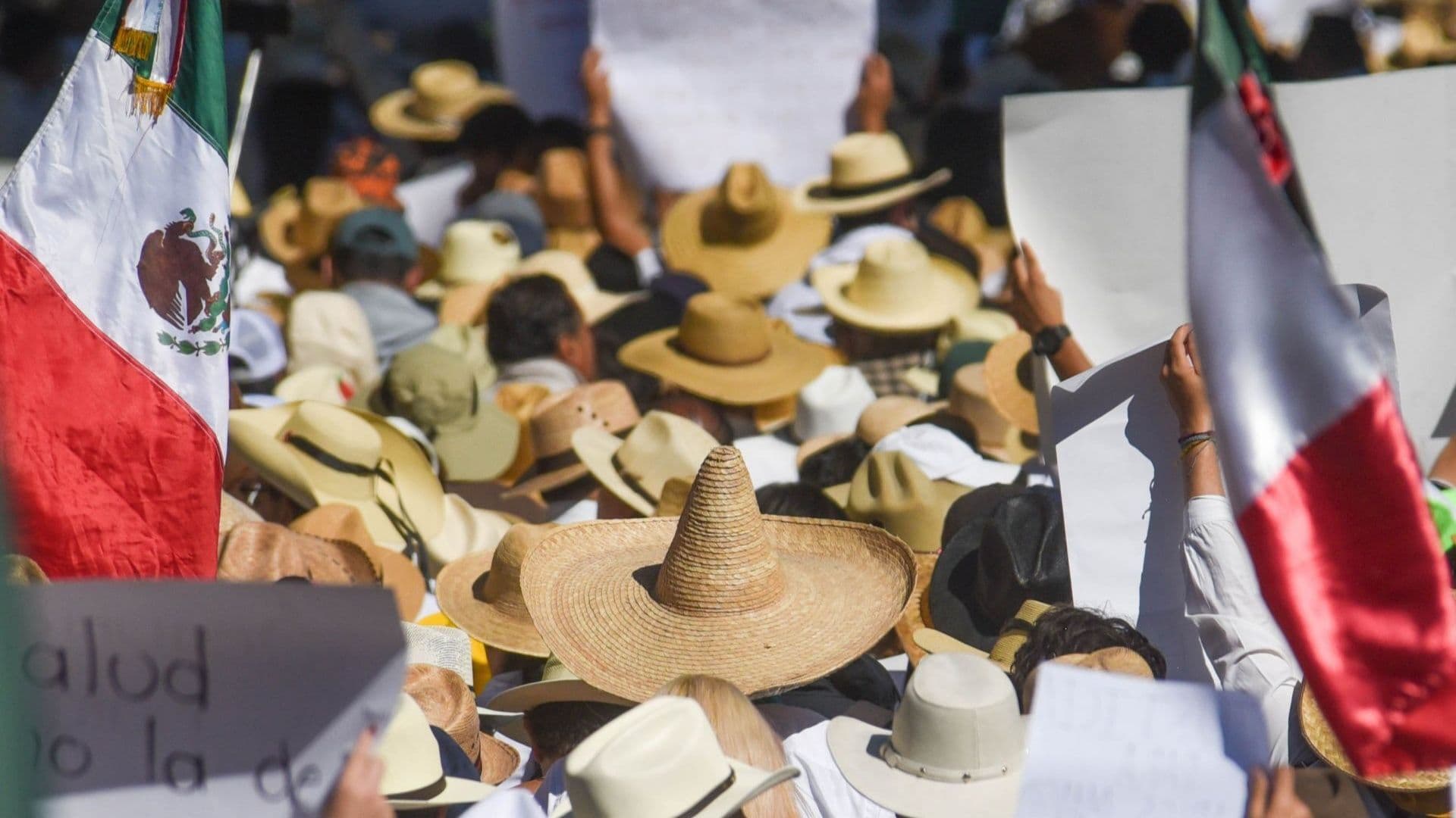 Protesta de integrantes del Movimiento del Sombrero