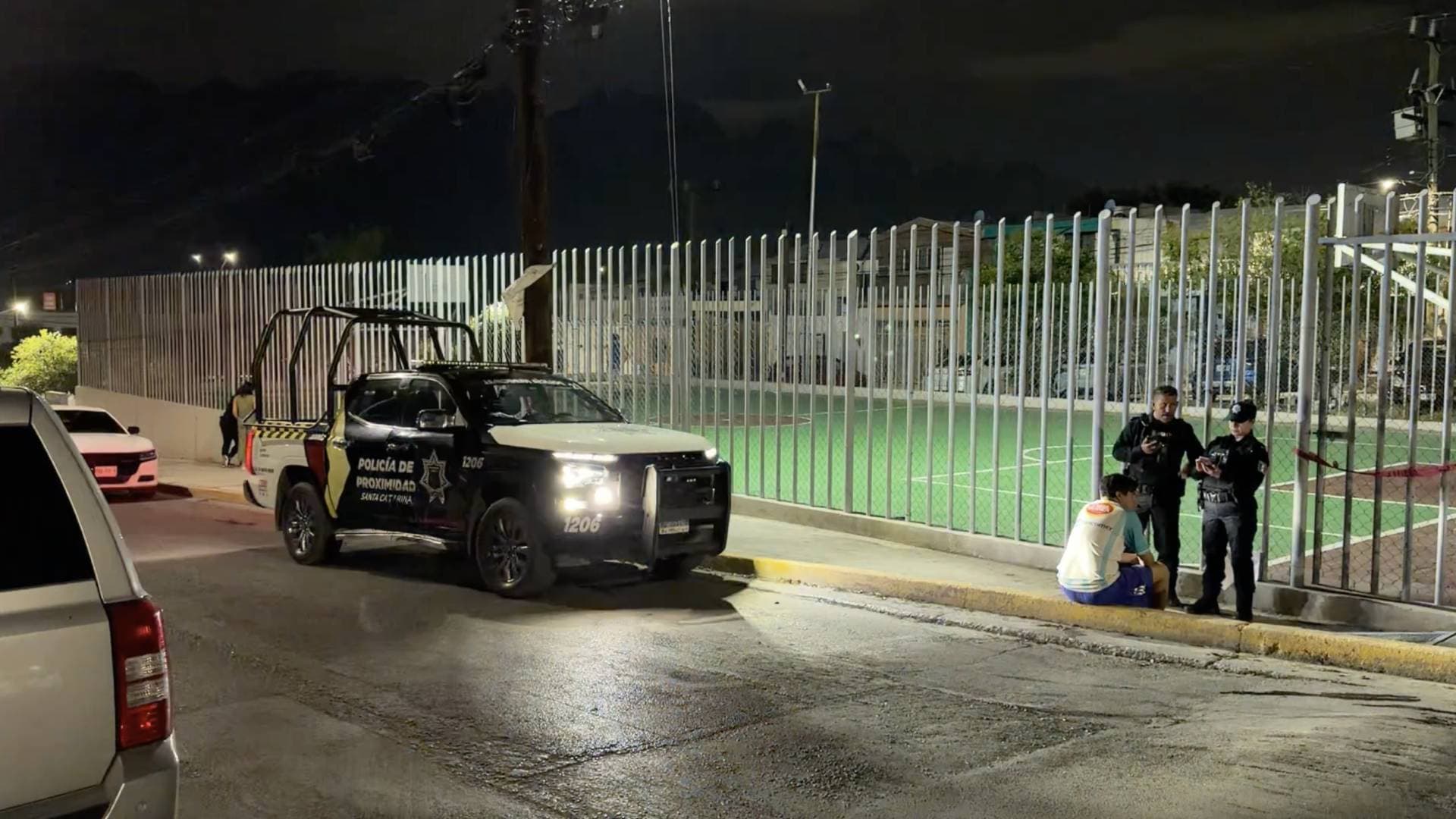 Policía de Santa Catarina investiga muerte de hombre en cancha de futbol