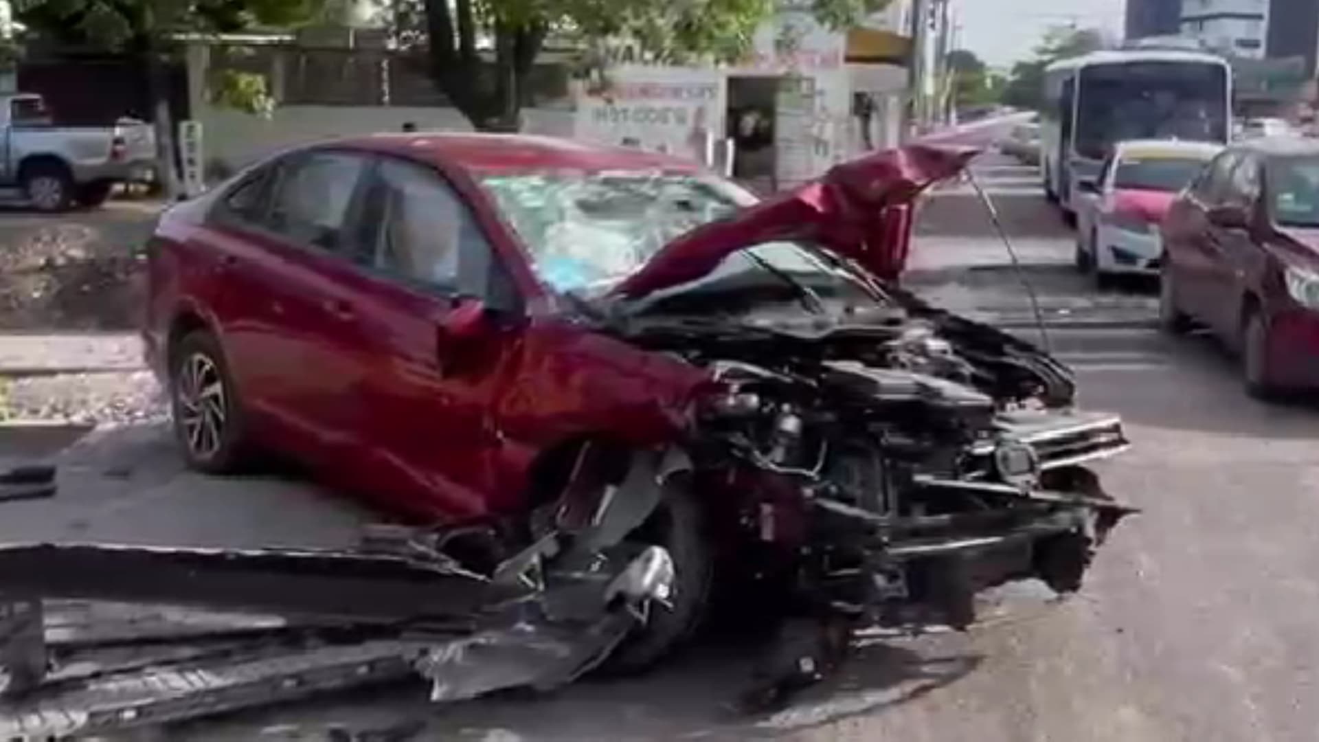 Automóvil es Impactado por el Tren en Tejería, Veracruz; Hubo Afectación Vial