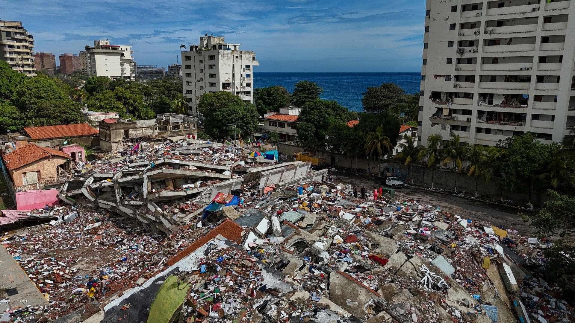 Edificio destruido en La Guaira