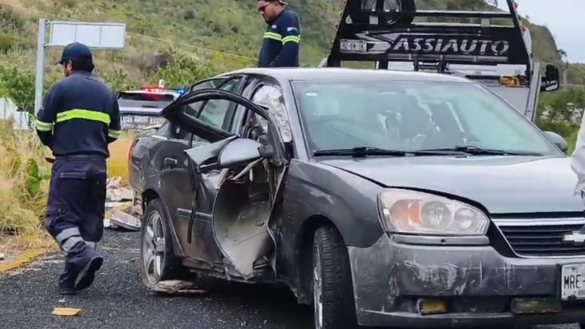 Dos personas sobrevivieron con heridas graves tras el accidente.
