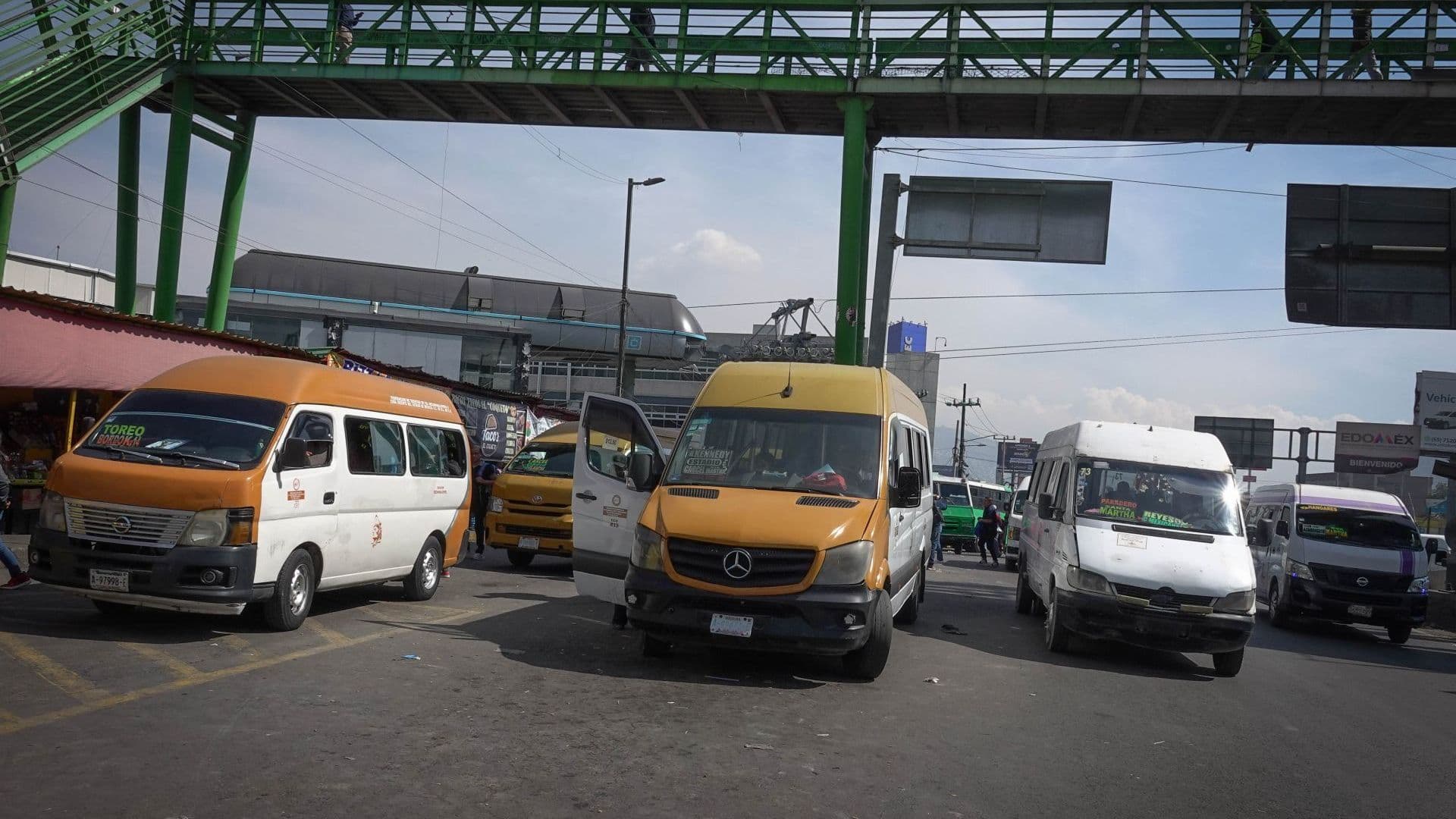 La niña murió al interior de una combi de pasajeros en Edomex
