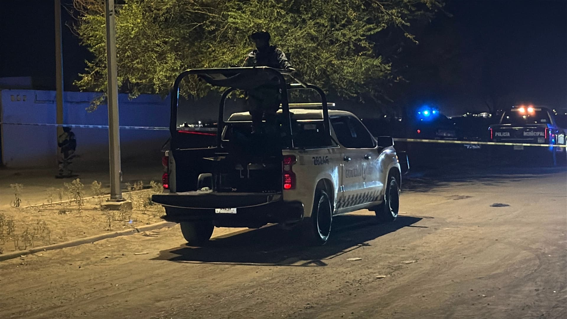 Localizan a un hombre encobijado y con huellas de violencia