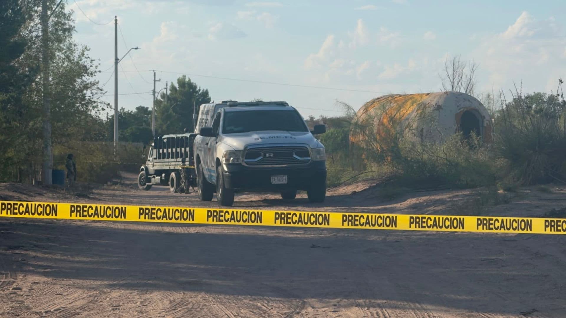 as autoridades procedieron a acordonar el área para preservar la escena.