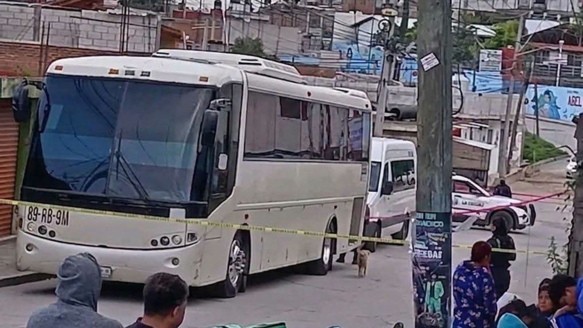 El hombre perdió la vida a bordo de la unidad turística.
