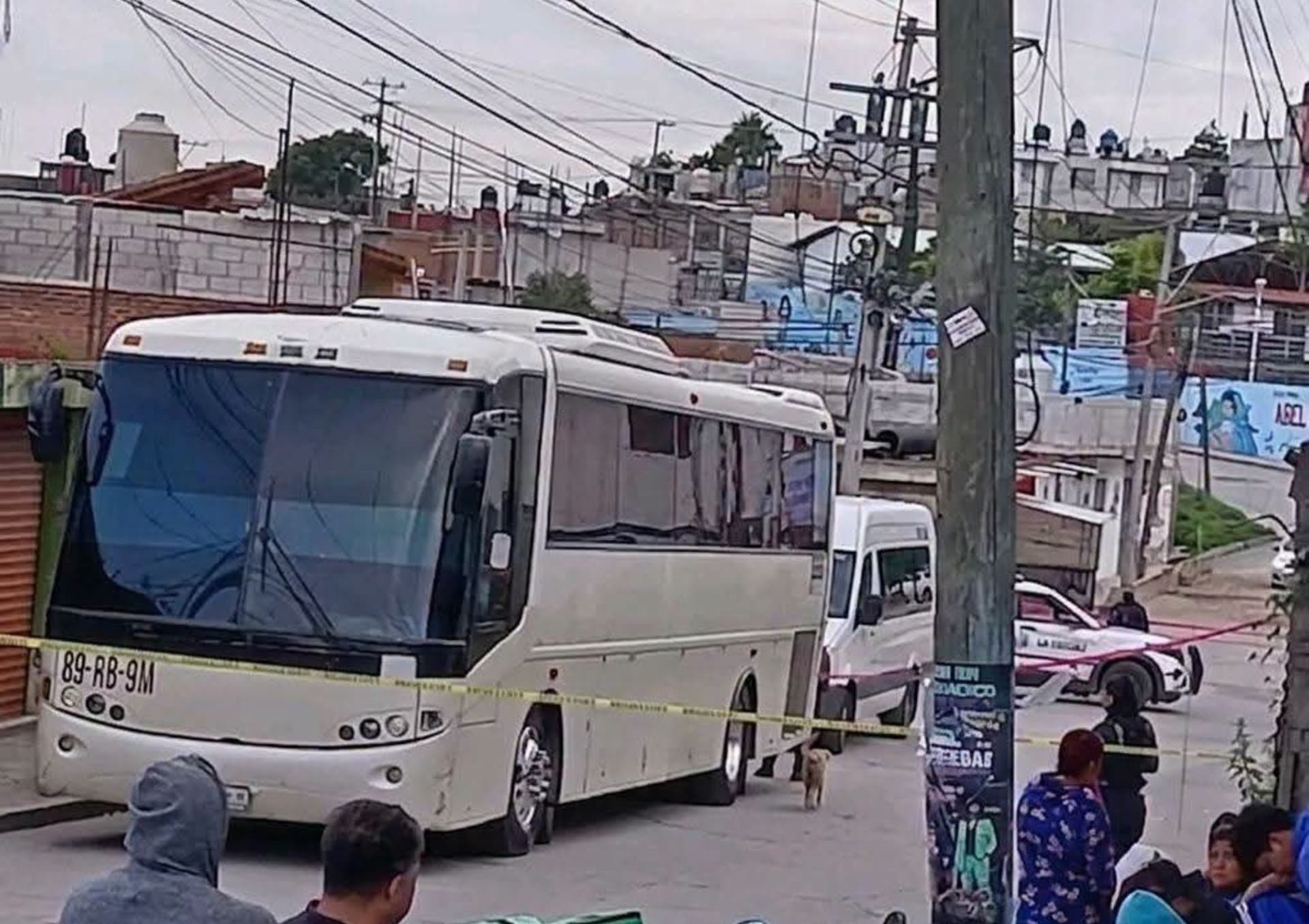 El hombre perdió la vida a bordo de la unidad turística.