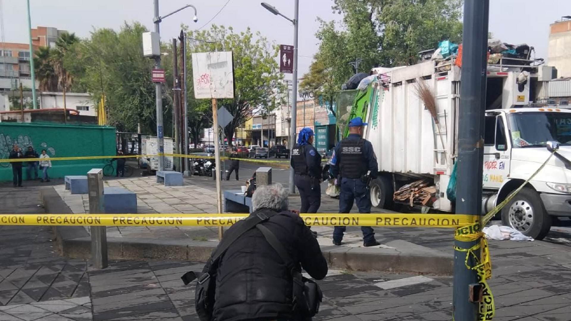 Hallan cuerpo en camión recolector de basura en la alcaldía Cuauhtémoc