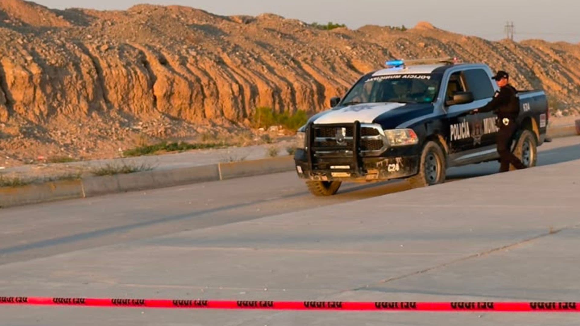 Localizan dos cuerpos envueltos en bolsas junto al Camino Real en Juárez