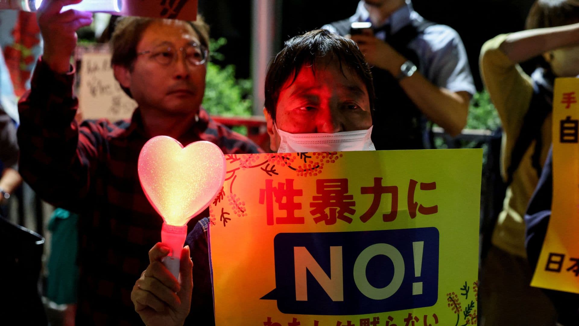 EUA Prohíbe Alcohol e Impone Toque de Queda a Tropas en Okinawa por Marine que Mató a Japonesa