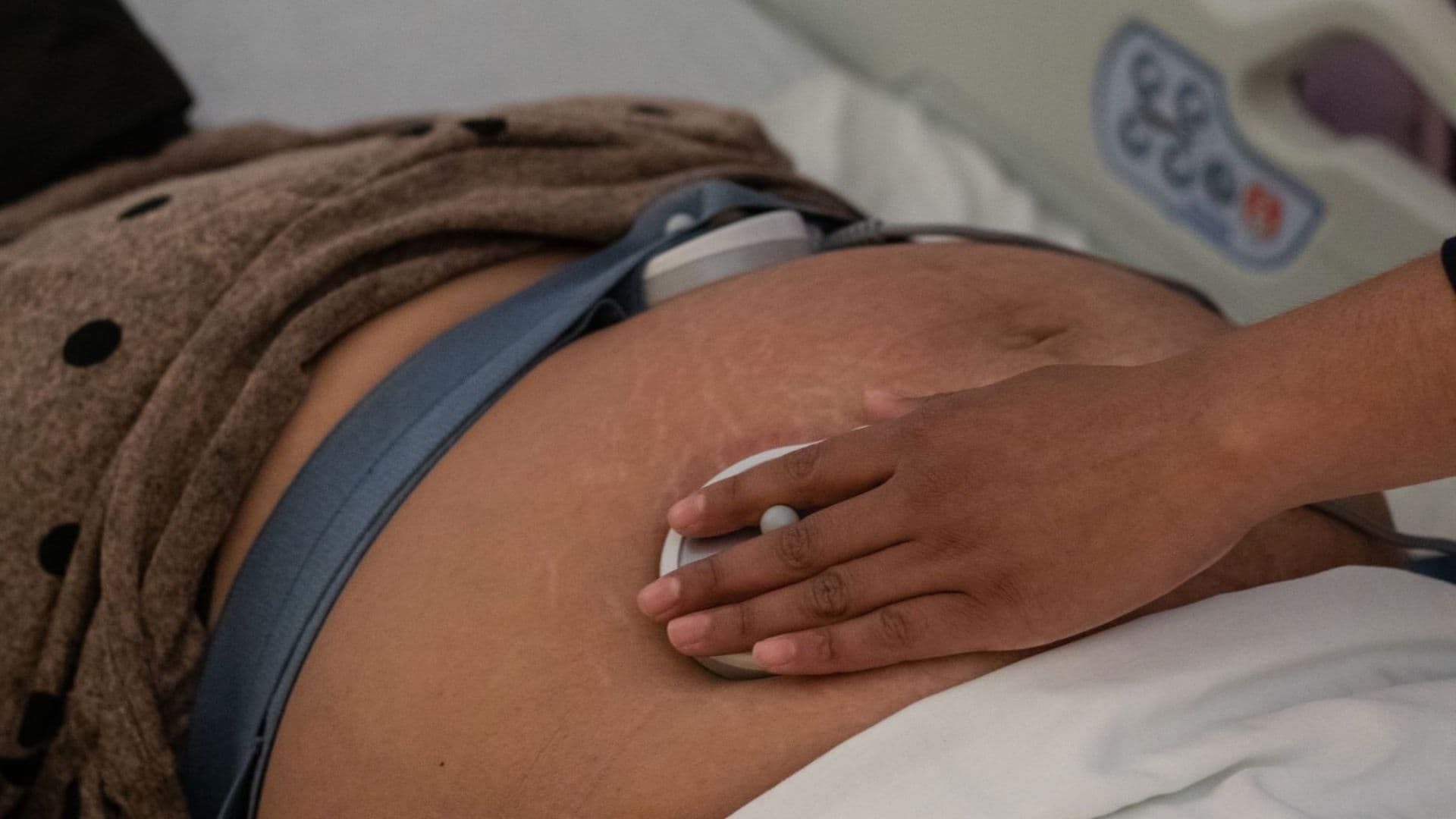 Una mujer embarazada