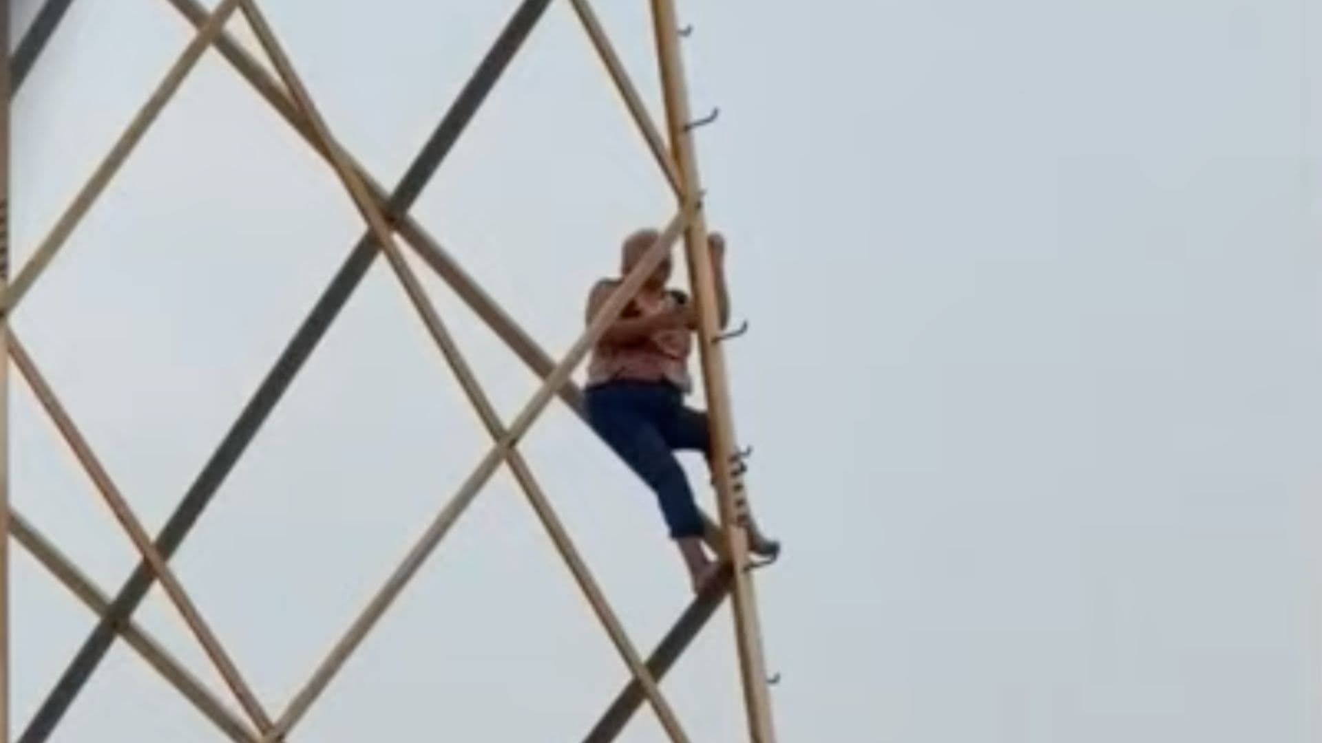 Sube a torre