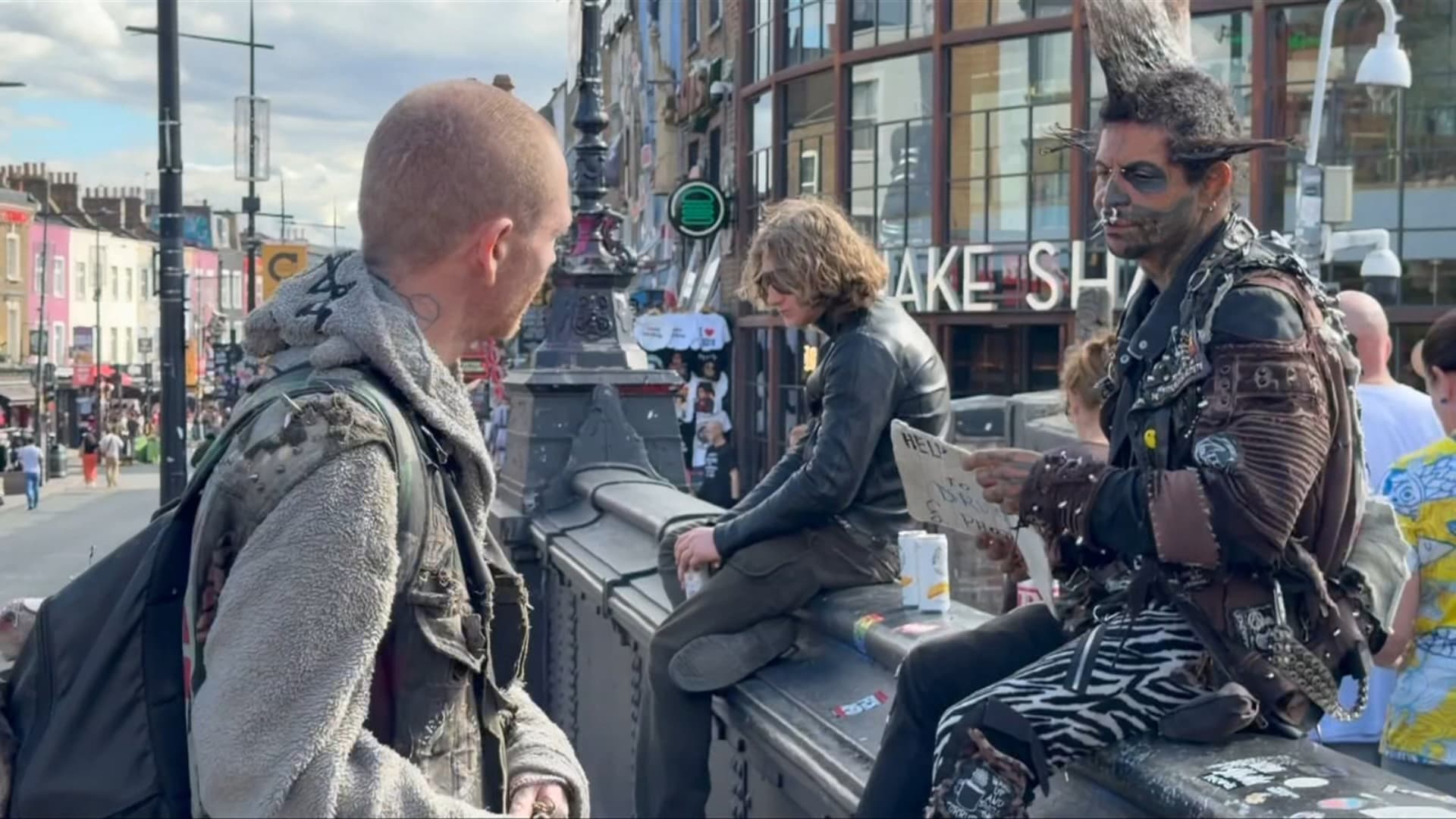 El punk busca conectar con lo genuino e ir contra lo establecido