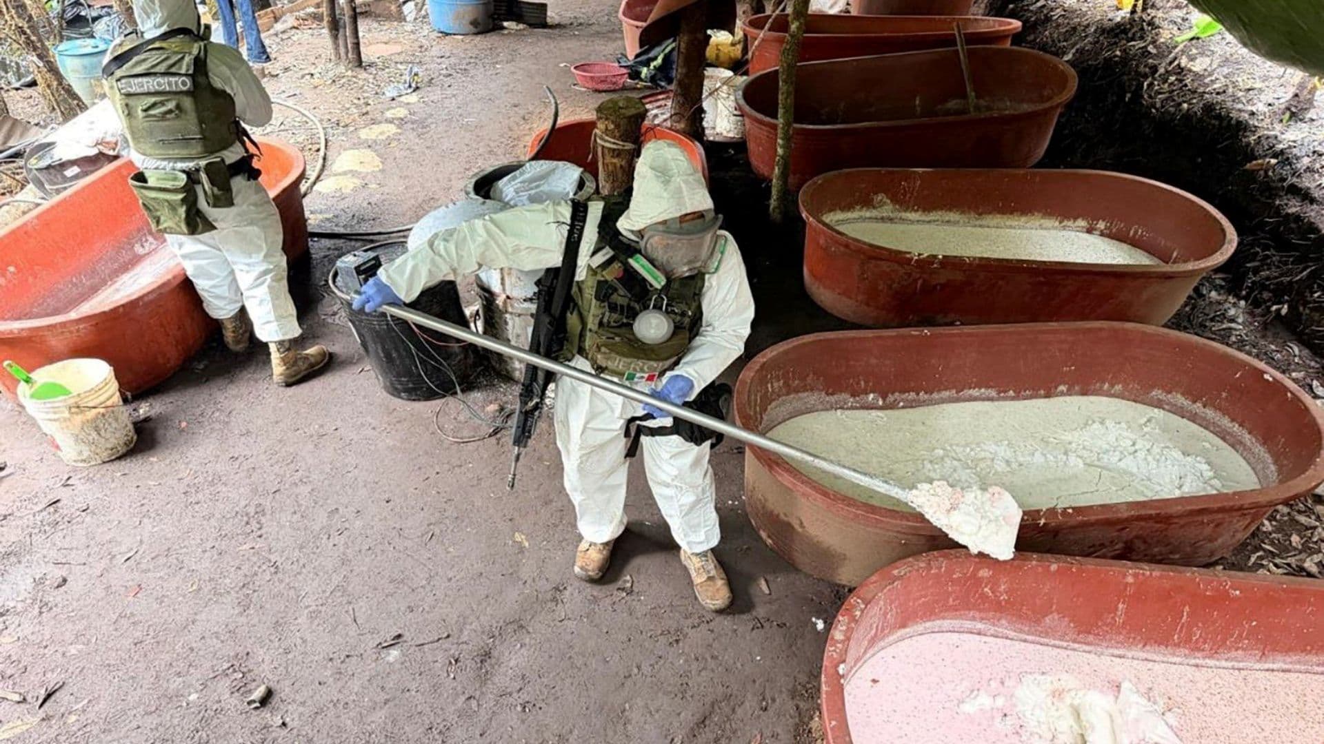 Fuerzas federales desmantelan un laboratorio clandestino en Zitácuaro, Michoacán