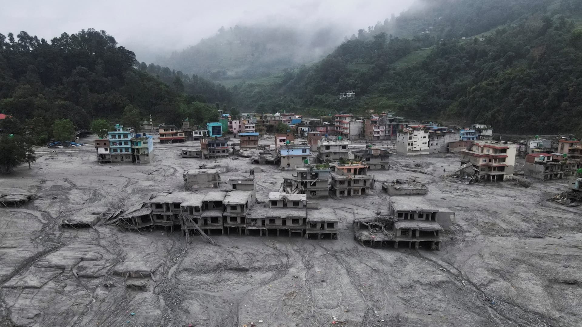 Vista aérea de la zona afectada por la riada en Devighat, distrito de Nuwakot, en Nepal