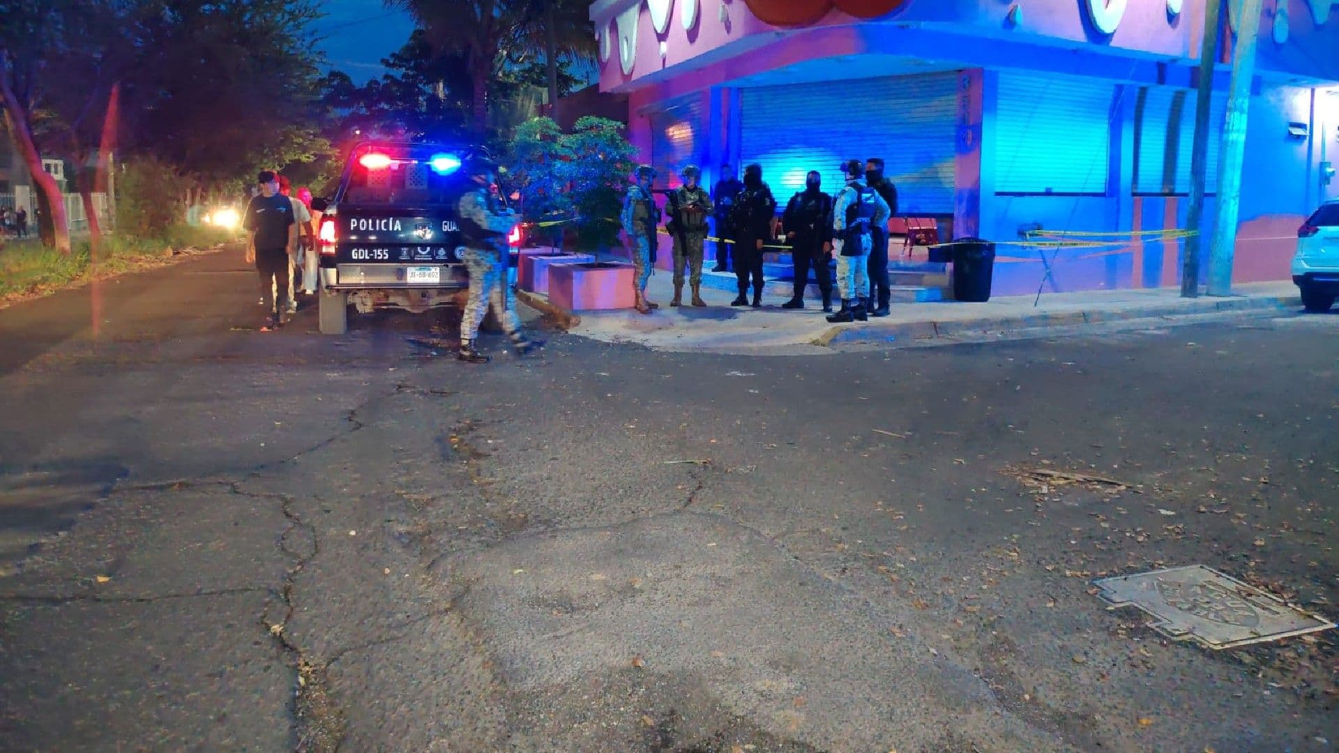 Matan a Hombre de un Disparo en la Cabeza en una Nevería de Guadalajara