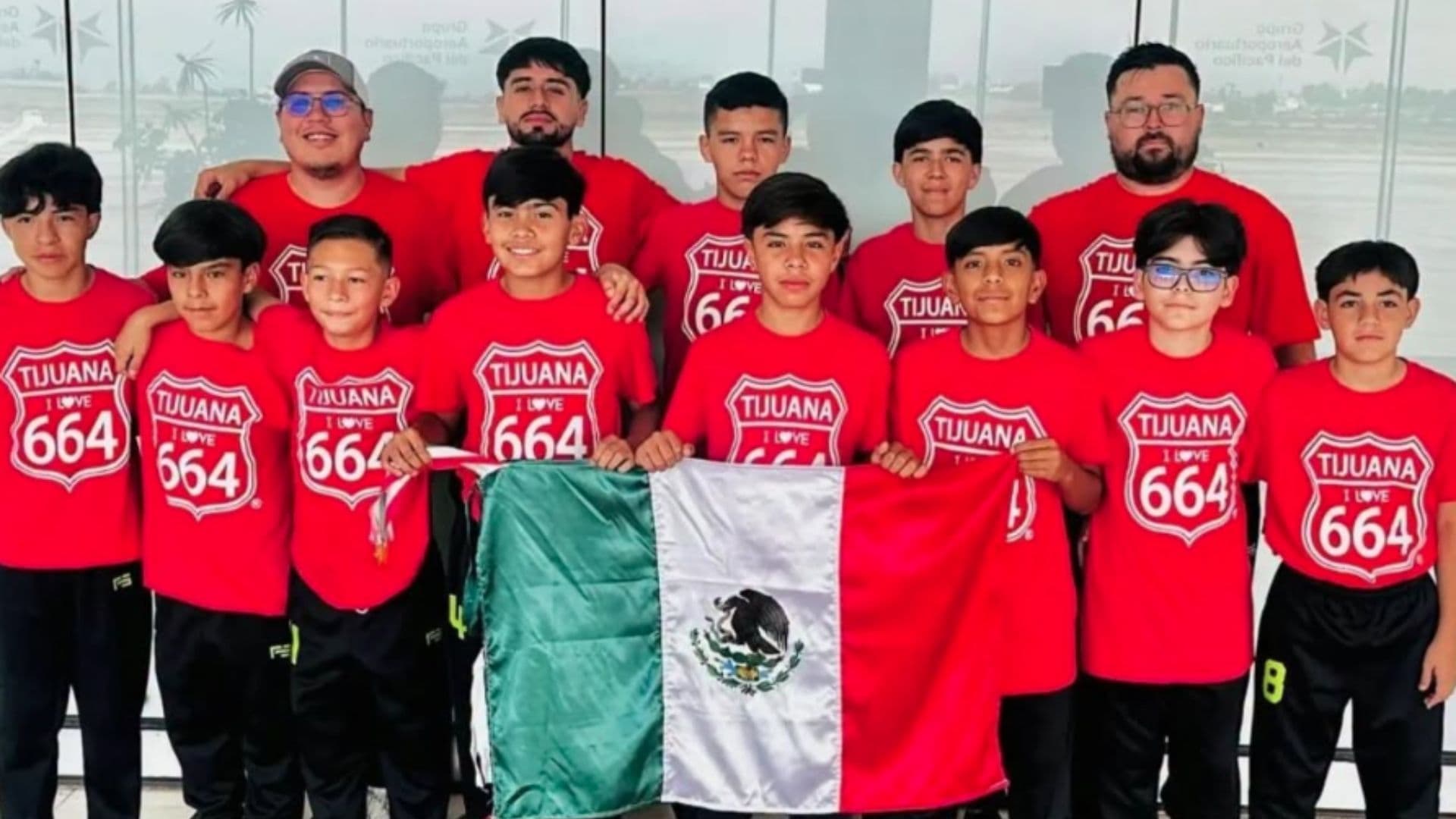 Niños Futbolistas de Tijuana Regresan a México tras Quedar Varados en Colombia