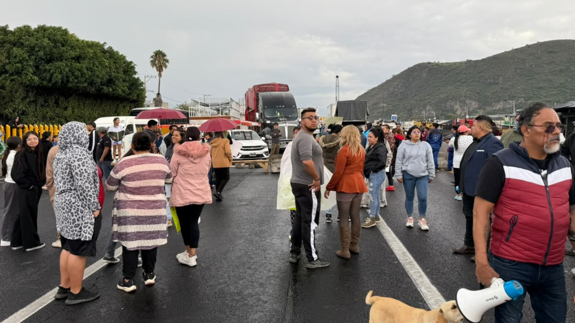 ¿Qué Pasó en la Autopista México-Puebla Hoy? Bloqueo Provoca Caos Vial en Edomex