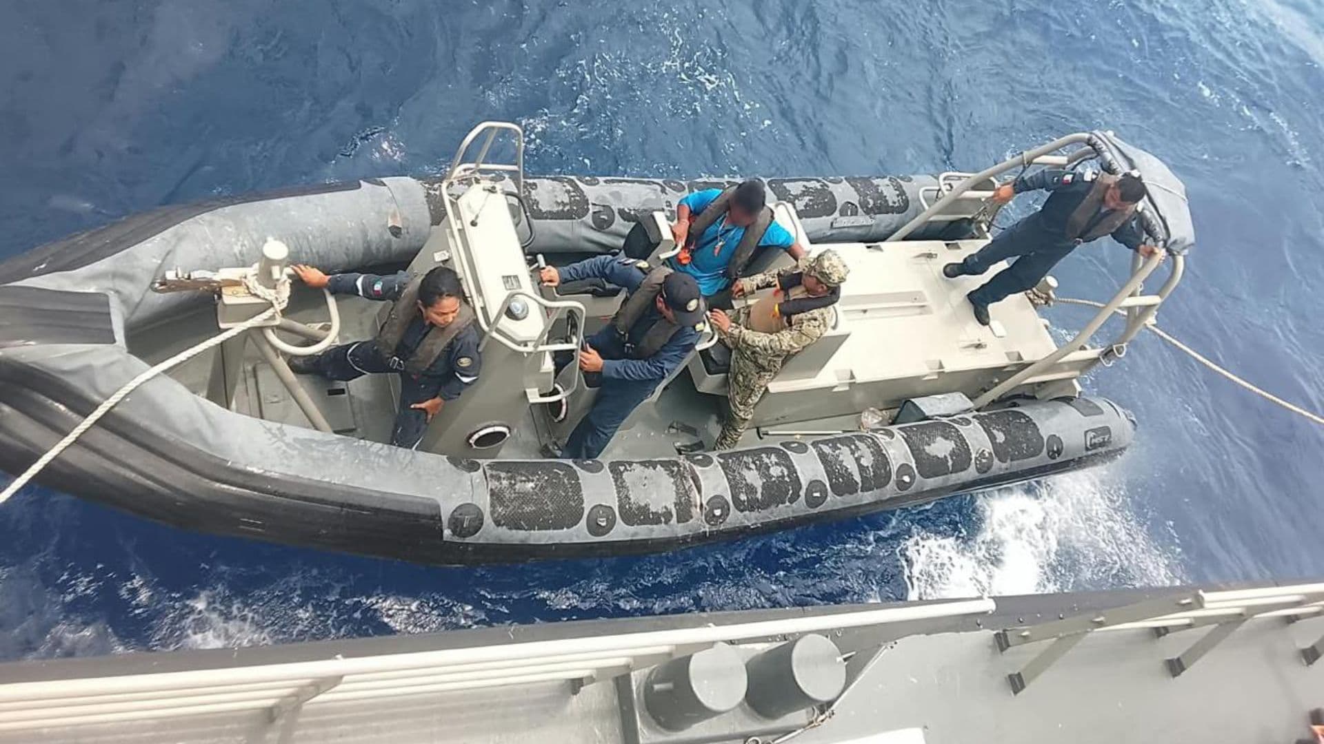 Tras 8 Días a la Deriva en el Mar, Rescatan al Pescador ‘Chico Nuca’ en Huatulco, Oaxaca