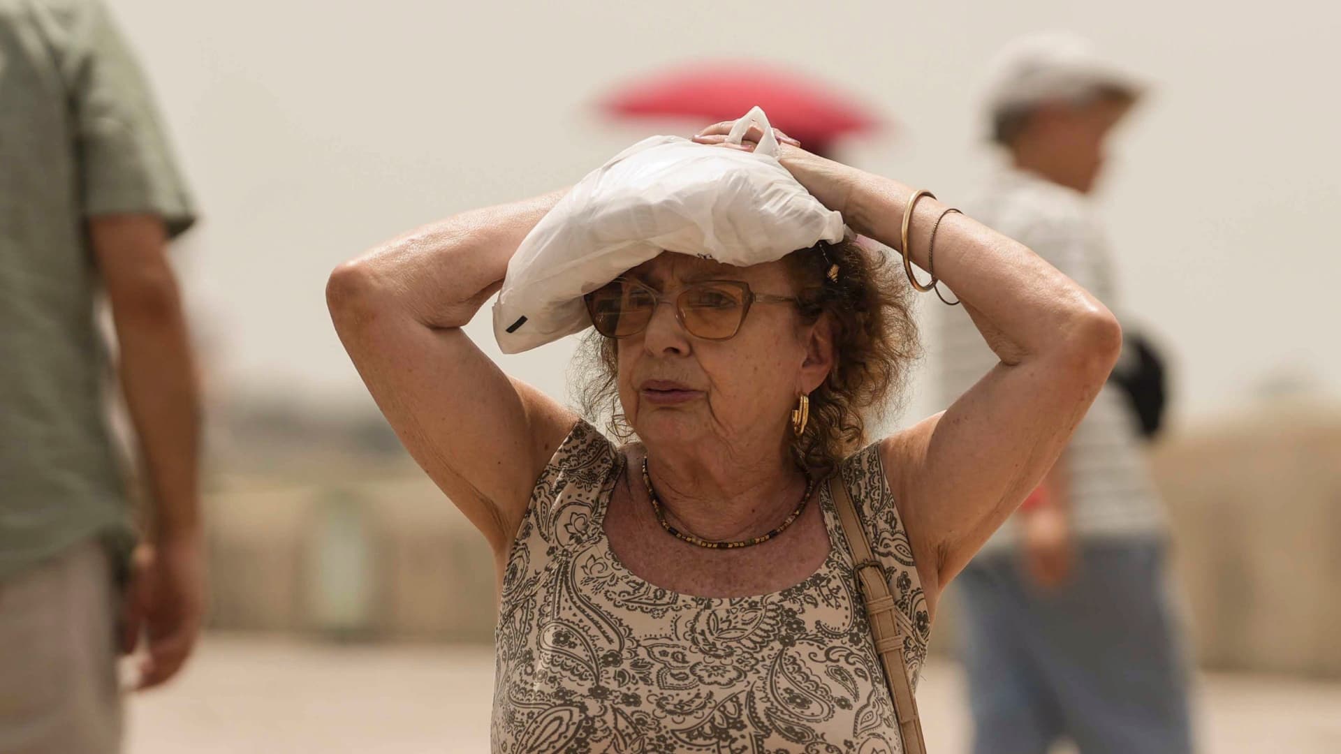 Europa se Calcina con Ola de Calor de Casi 40 Grados; Cierran Museos y Monumentos ¿Cuándo Termina?