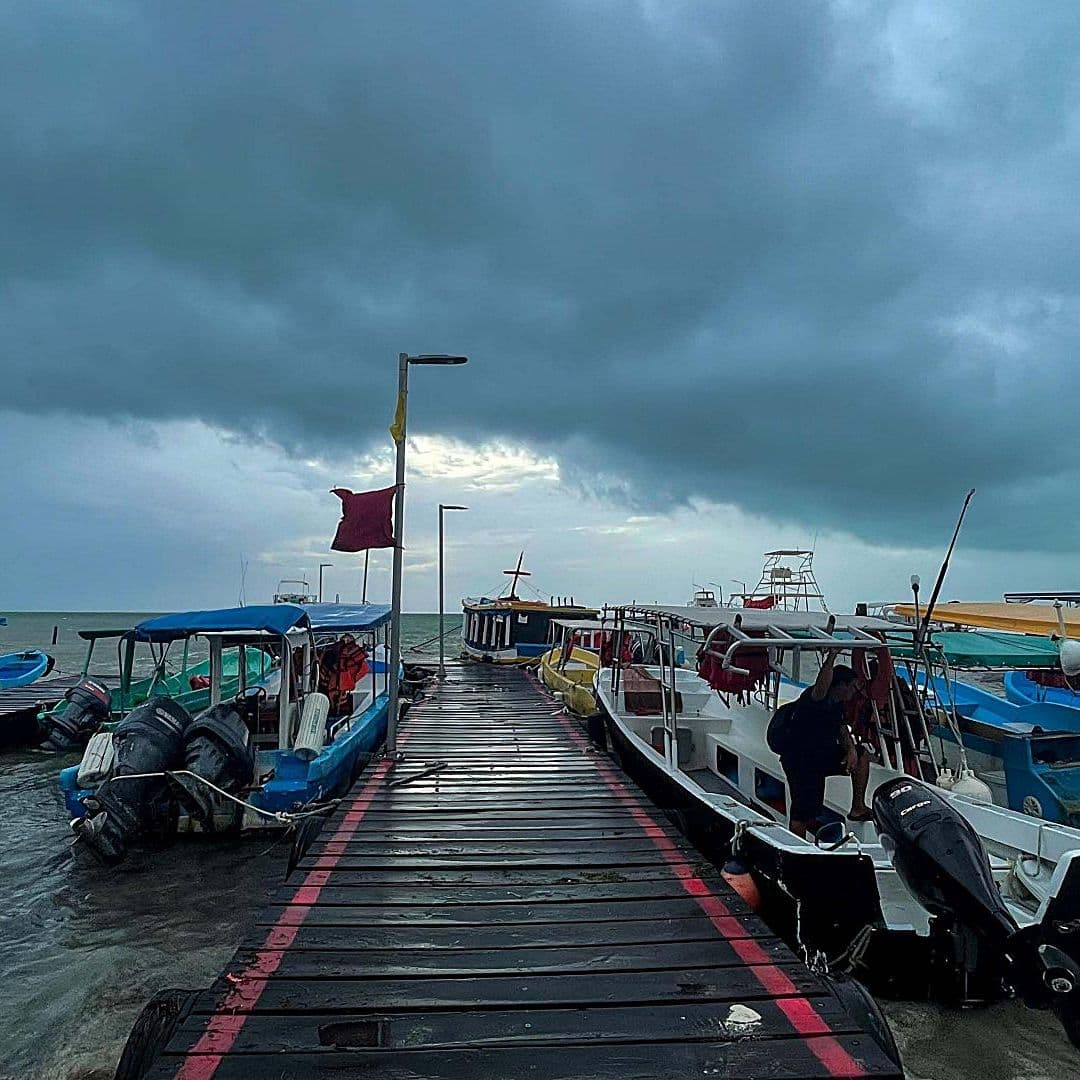 Afectaciones por una onda tropical en Cancún, en junio 2024
