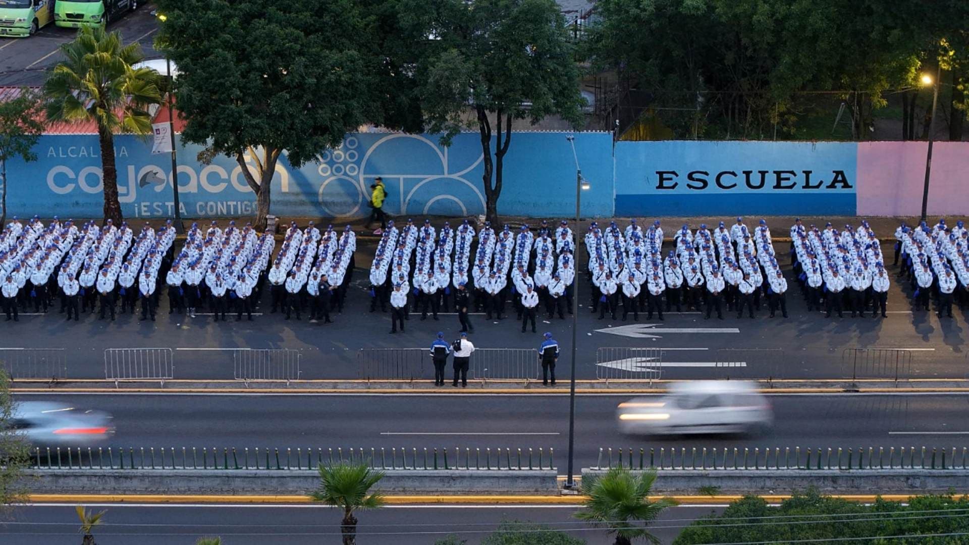 Despliegue policial para operativo por partido en estadio sede CDMX. Foto: SSC