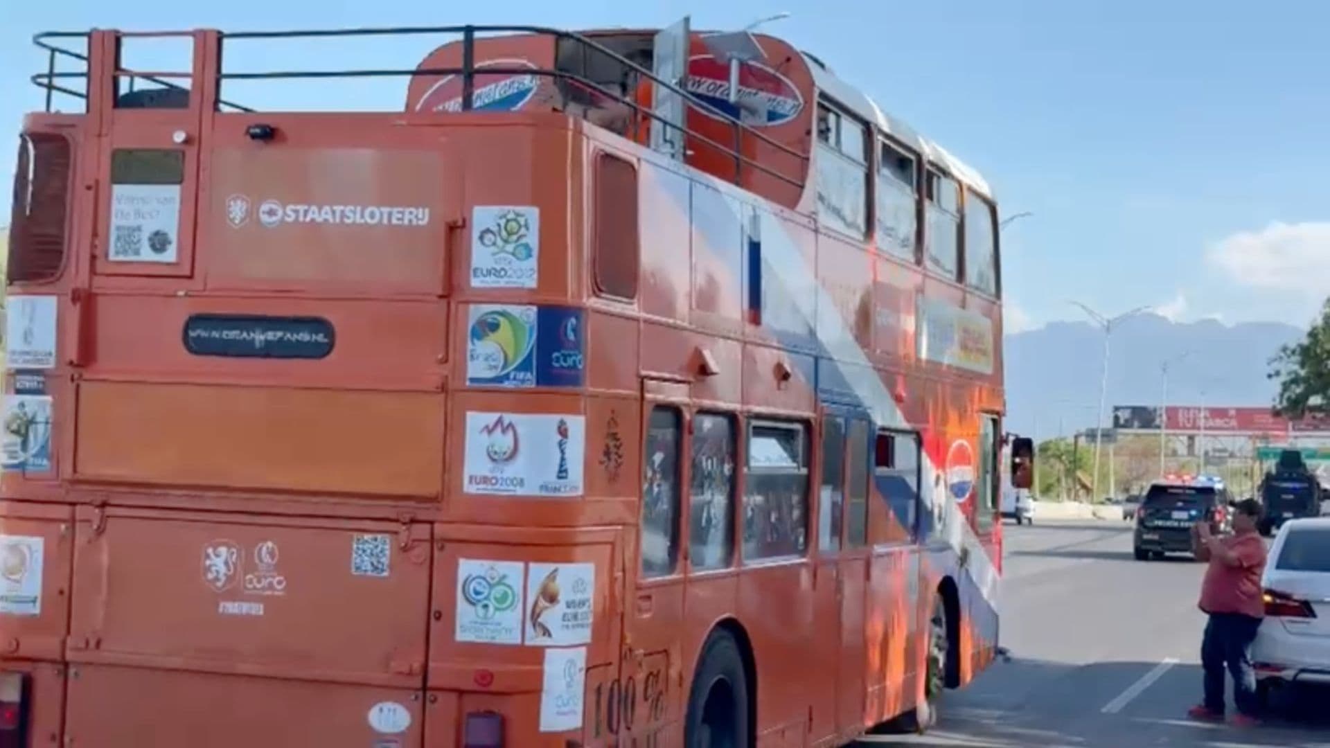 El "Oranje Bus" Llega a Nuevo León para el Partido de Países Bajos vs Marruecos