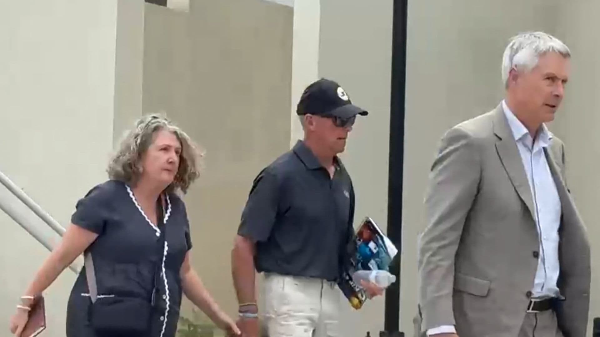 Padres de Surfistas Australianos Acuden a Juicio por Triple Homicidio en Ensenada, BC