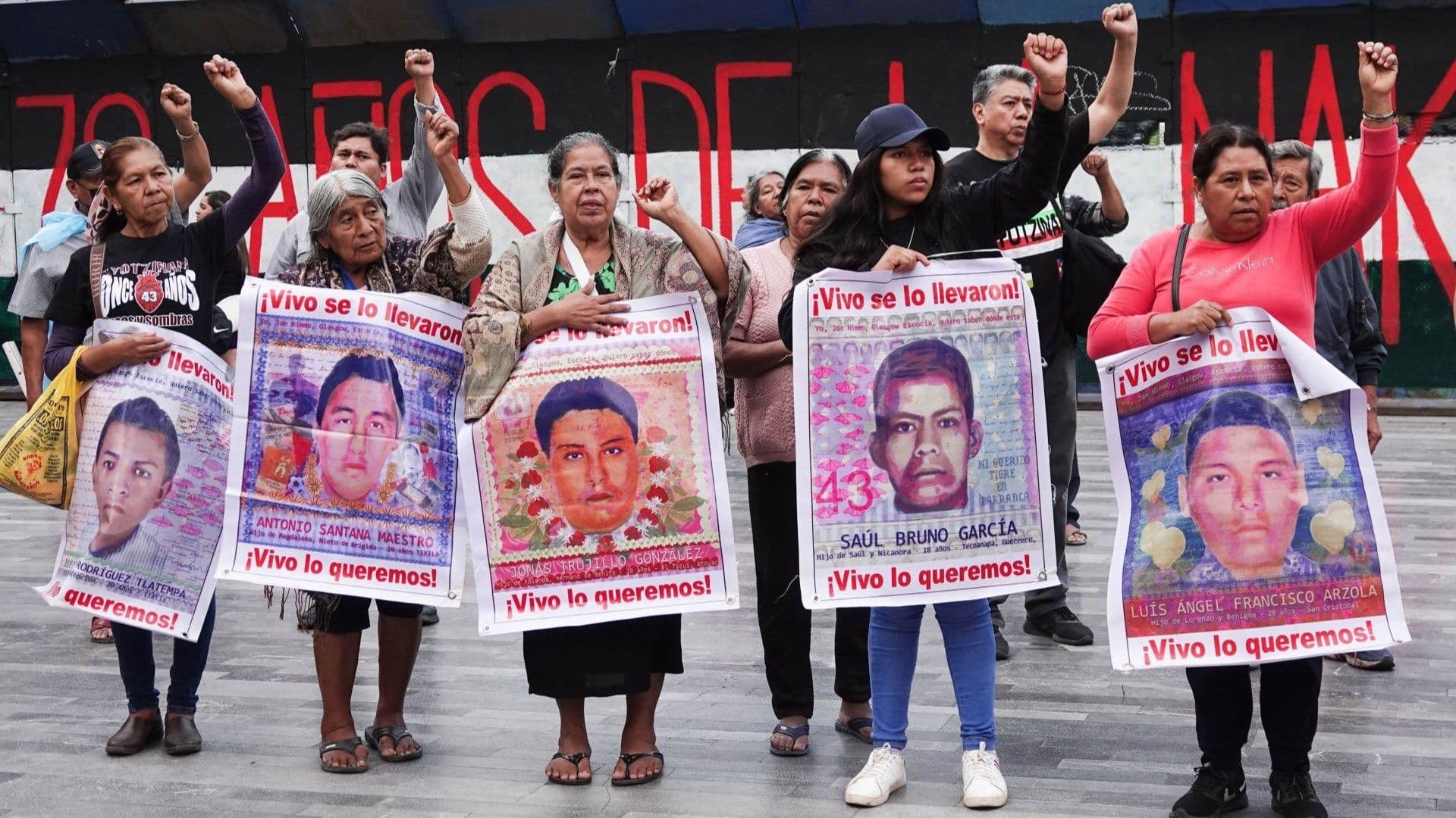 Padres de los 43 normalistas.
