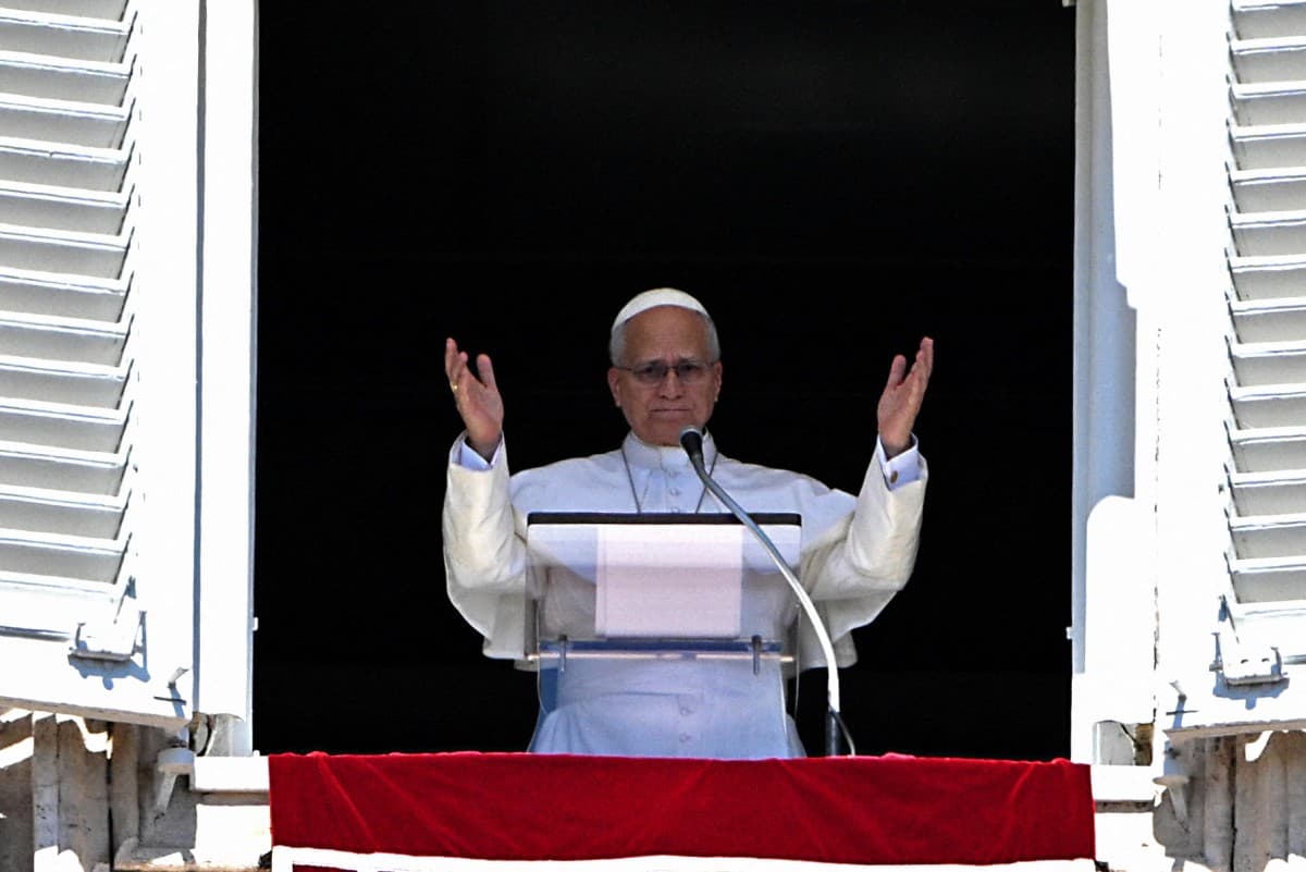 El Papa León XIV durante el rezo del Ángelus en el Vaticano.