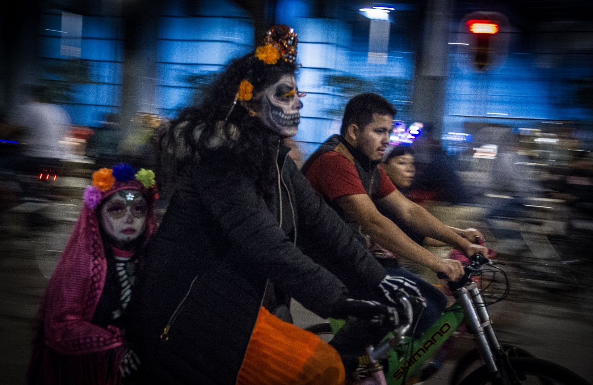 Paseo Nocturno de Día de Muertos