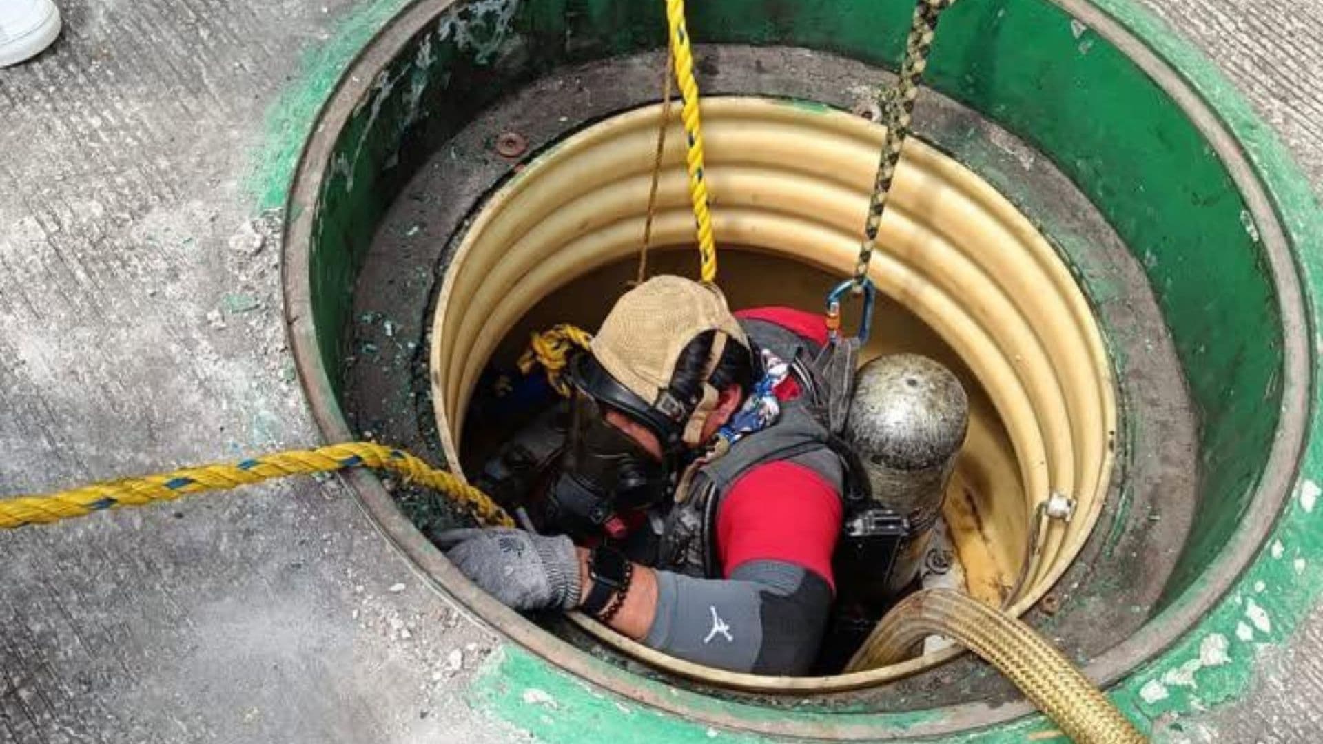 Dos trabajadores intoxicados en ducto de Pemex en Puebla.