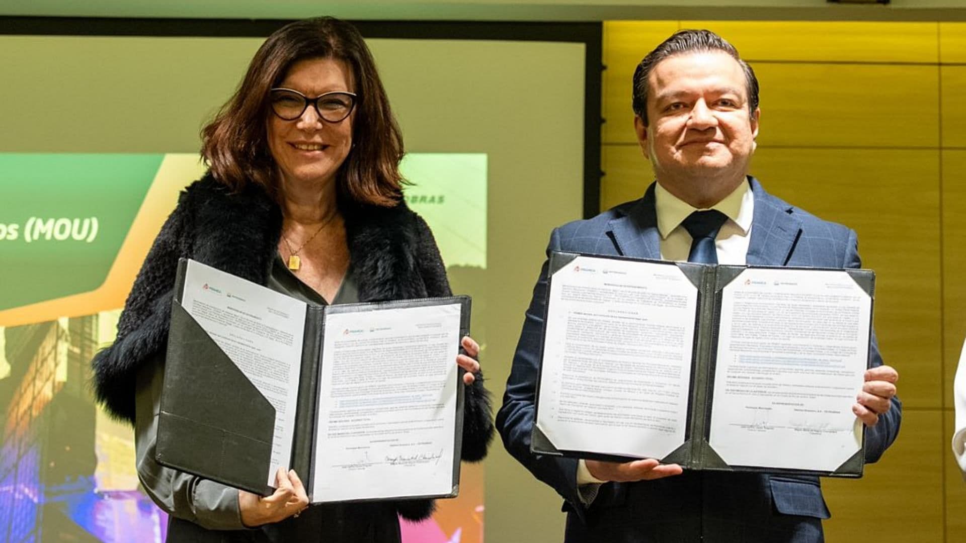 Firma de acuerdo de cooperación entre Pemex y Petrobras. Foto: X @Pemex