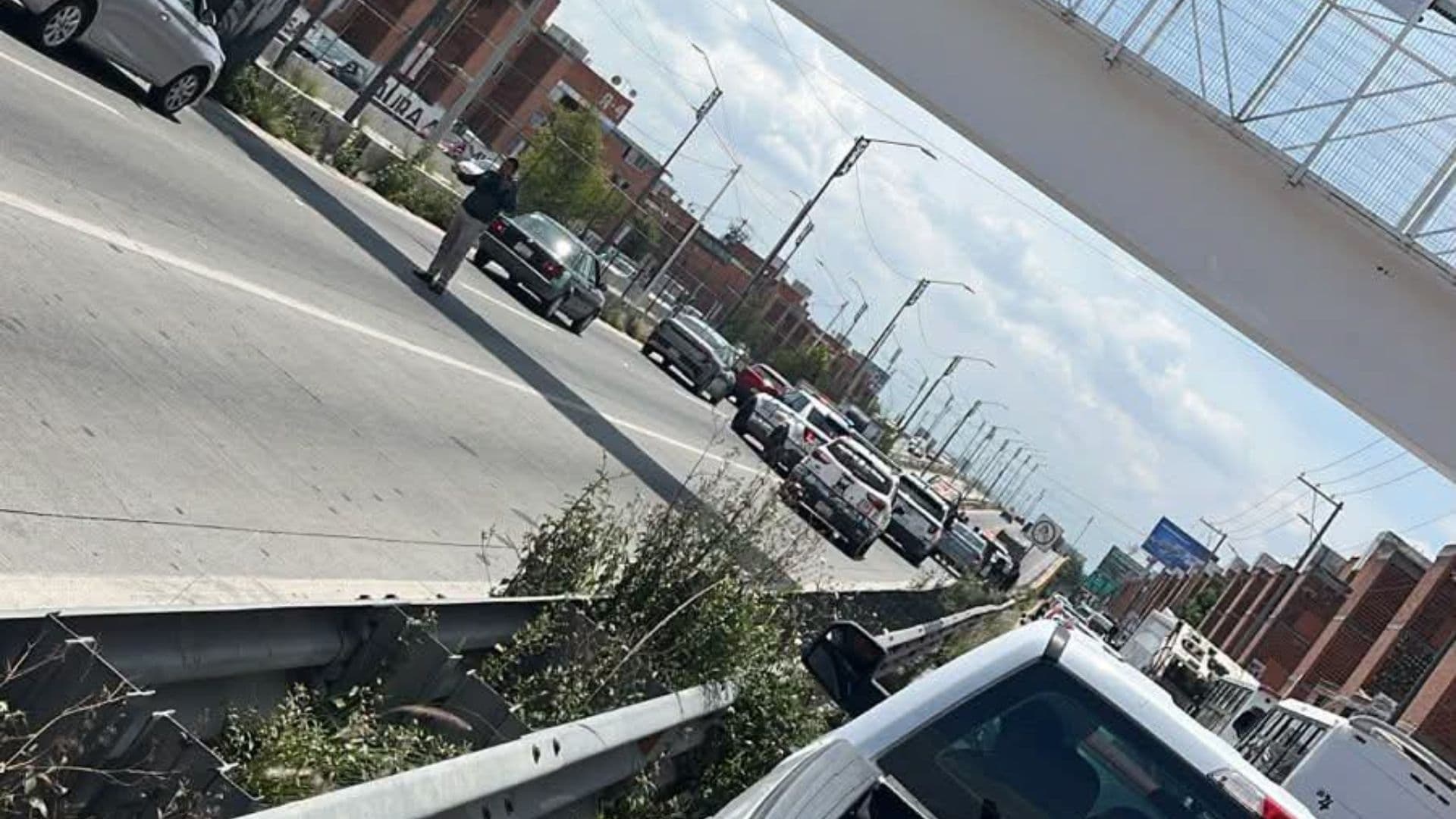 No hay paso en carriles del Periférico de Puebla.