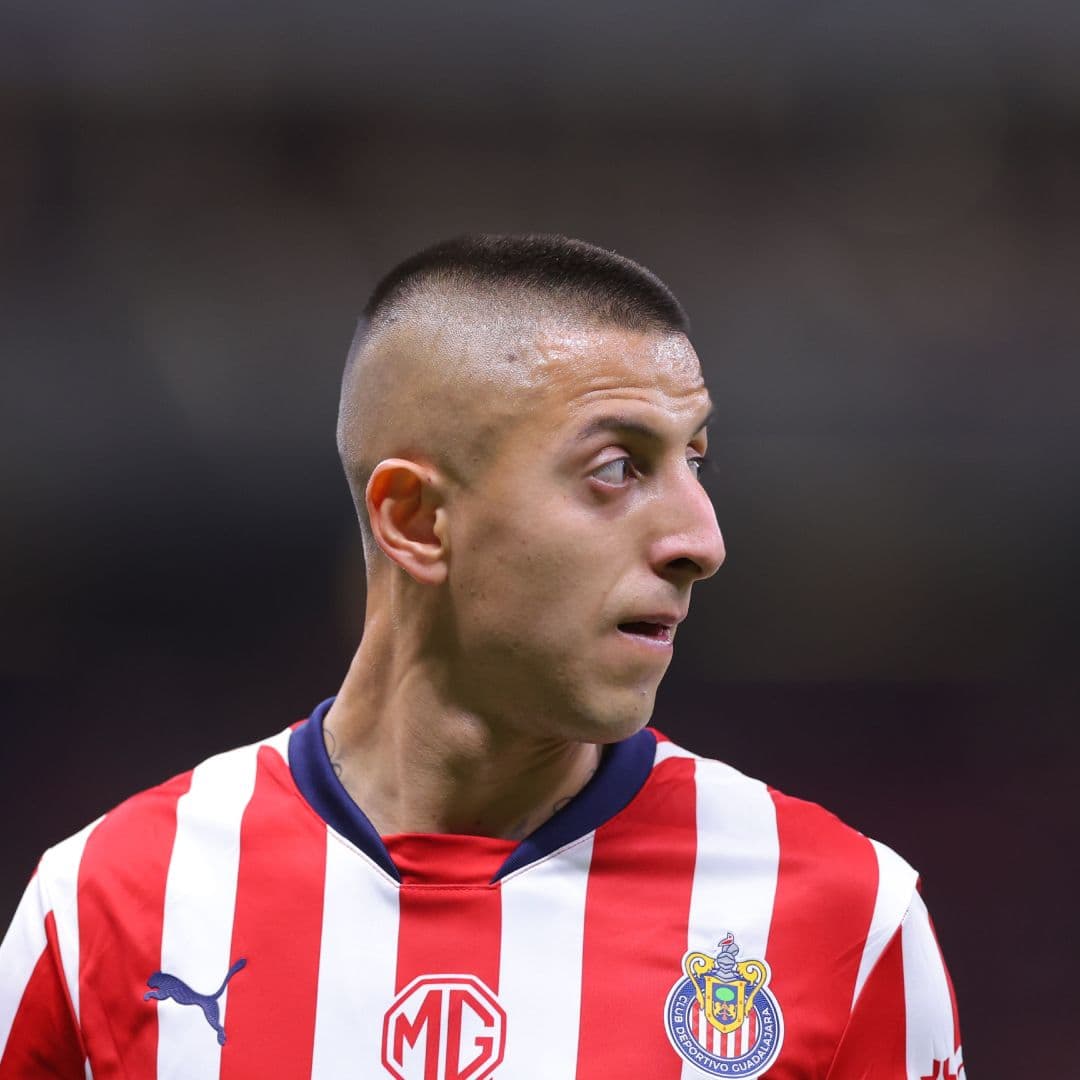 Chivas Tiene Oferta de Europa por el 'Piojo' Alvarado; Estos Son los Detalles