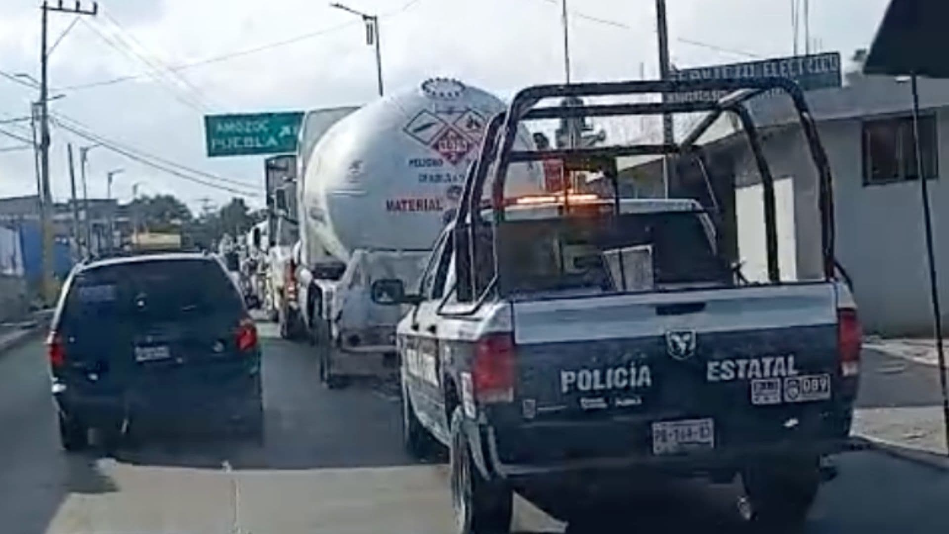 Aseguran Pipas de Gas LP y Una Camioneta Durante un Operativo en Tepeaca, Puebla
