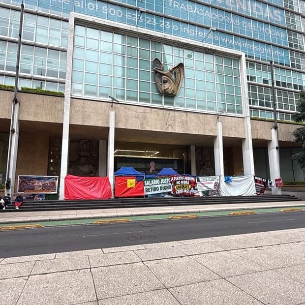 Manifestación de trabajadores del IMSS